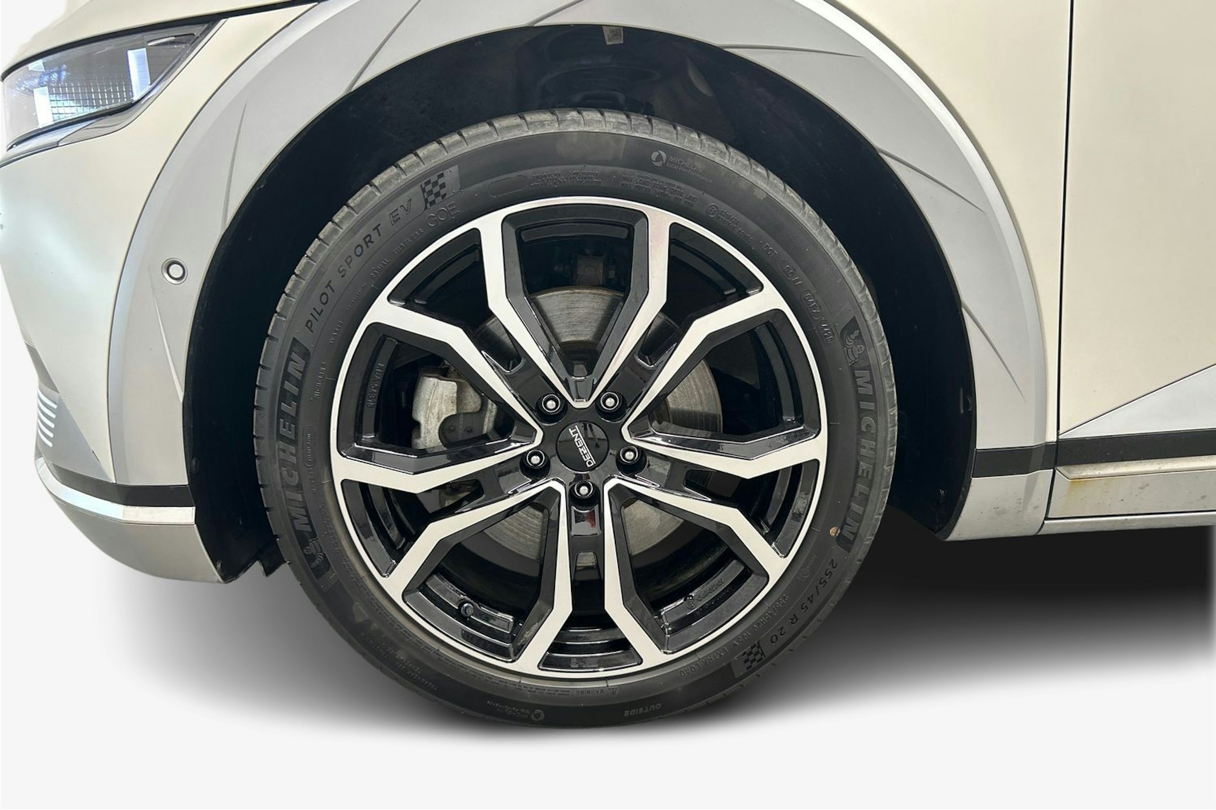harmaa Hyundai IONIQ 5 2021 kuva 9.