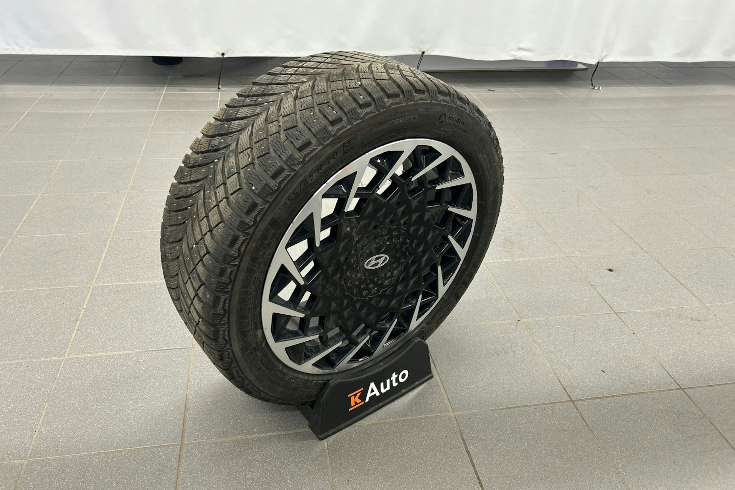 harmaa Hyundai IONIQ 5 2021 kuva 15.