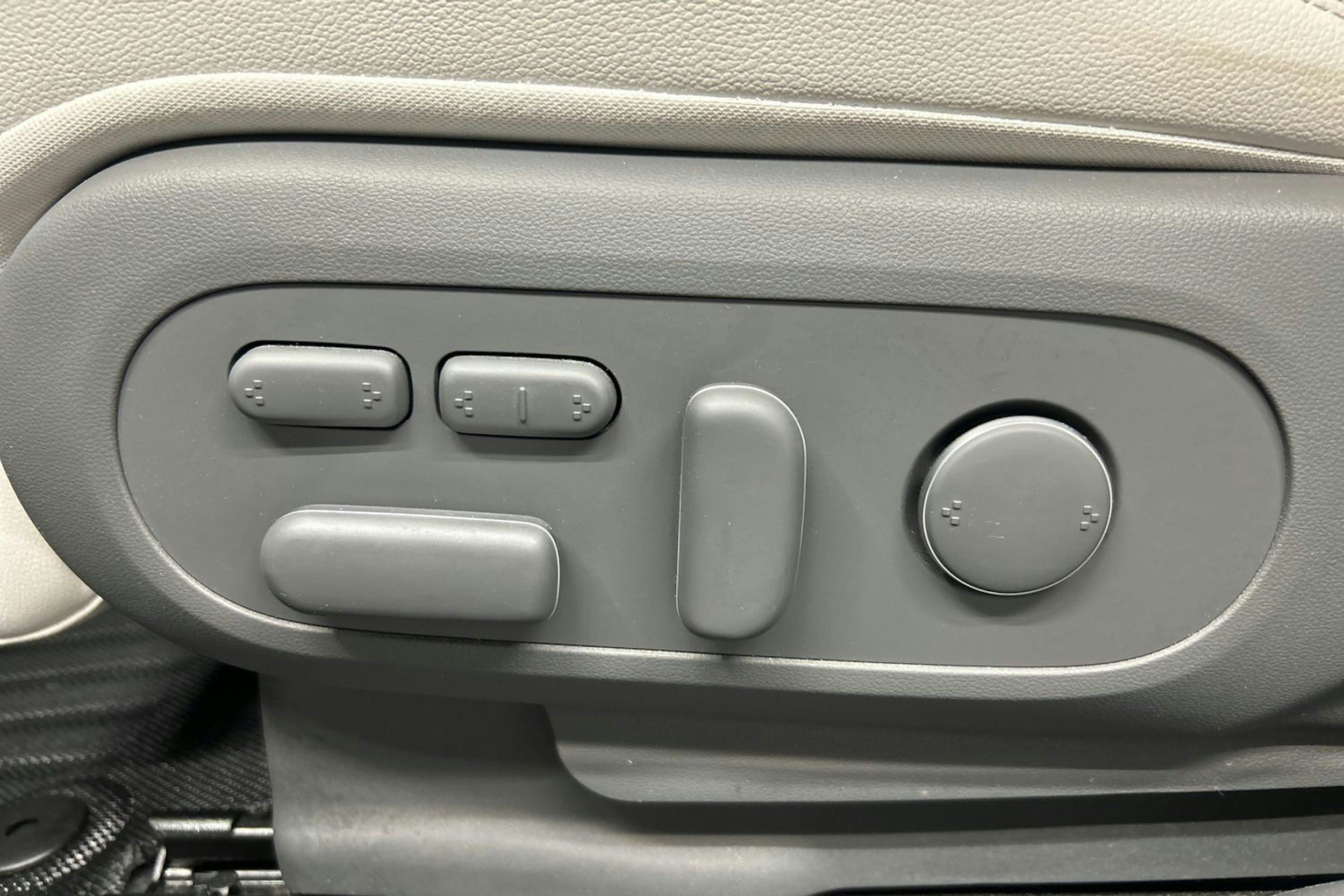harmaa Hyundai IONIQ 5 2021 kuva 16.