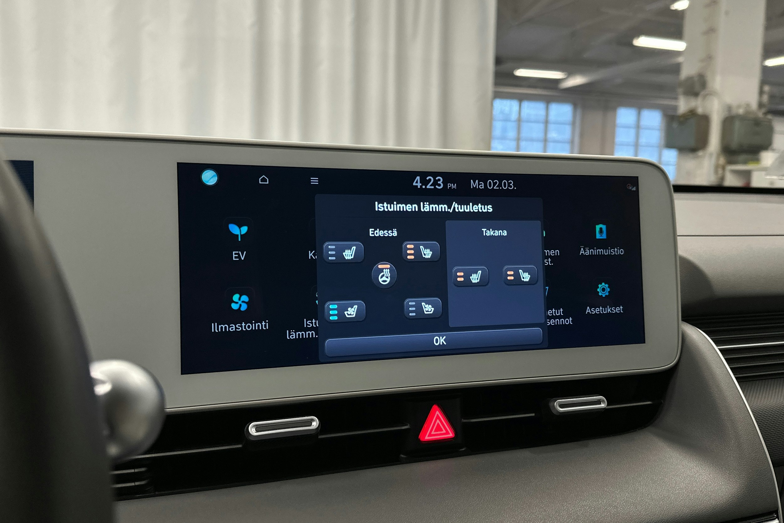 sininen Hyundai IONIQ 5 2022 kuva 21.