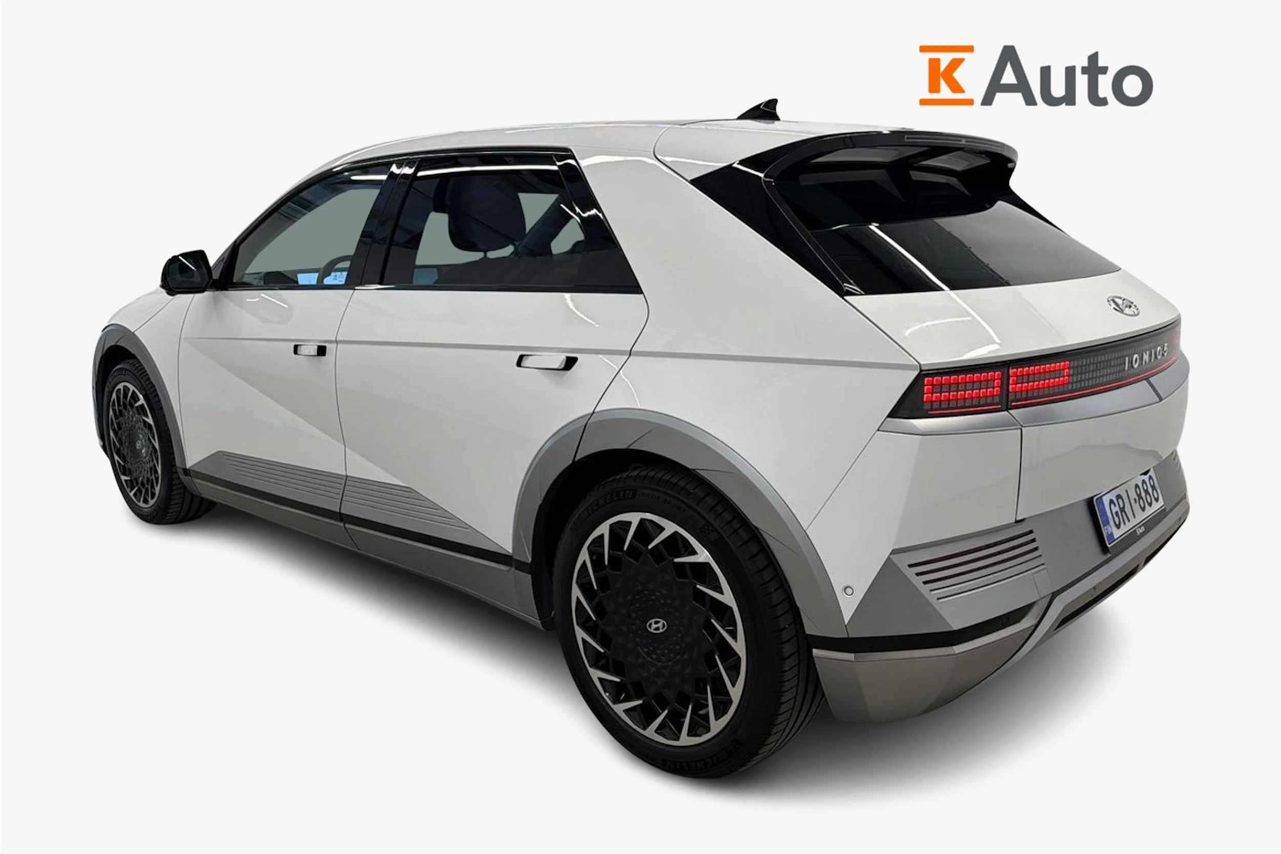 valkoinen Hyundai IONIQ 5 2022 kuva 2.