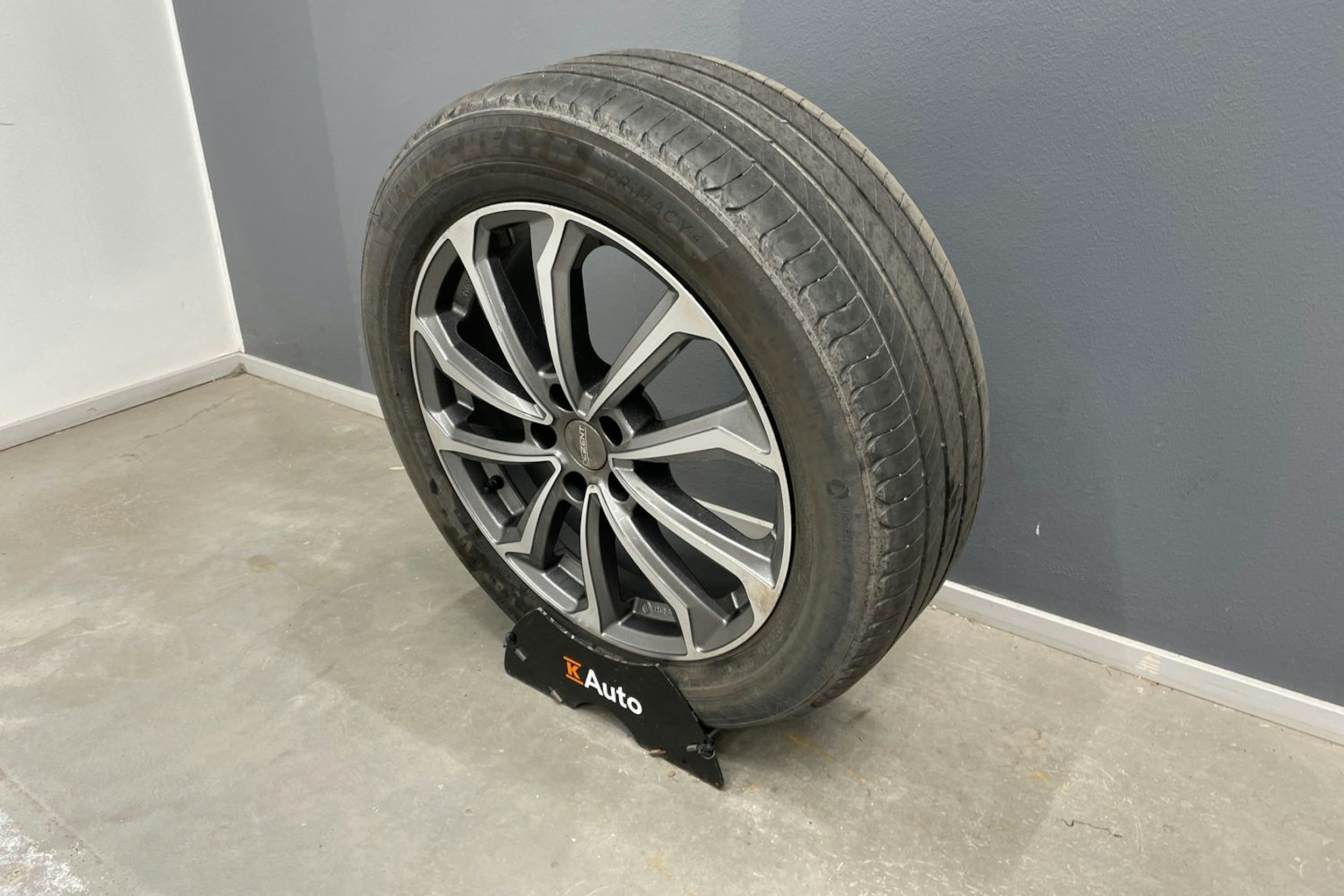 harmaa Hyundai IONIQ 5 2022 kuva 14.