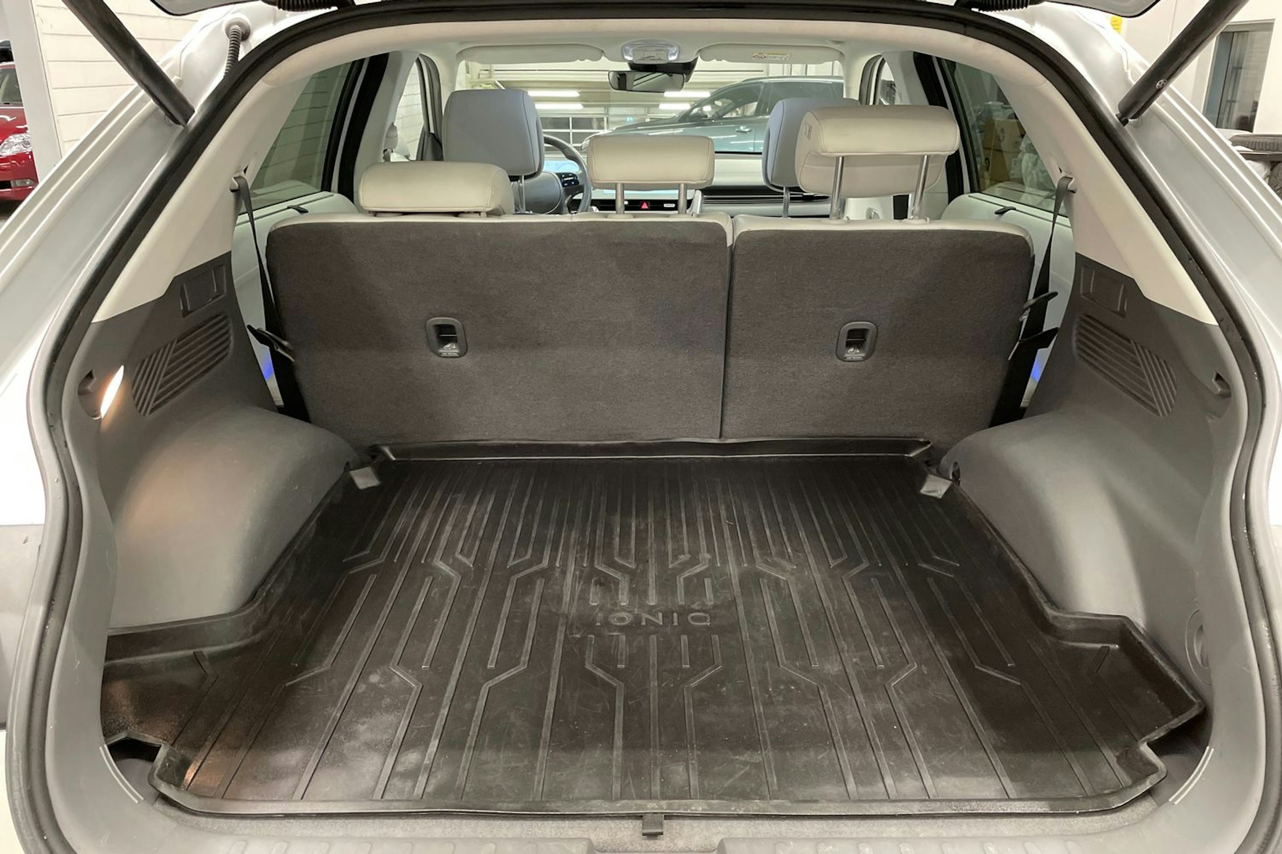 harmaa Hyundai IONIQ 5 2022 kuva 15.