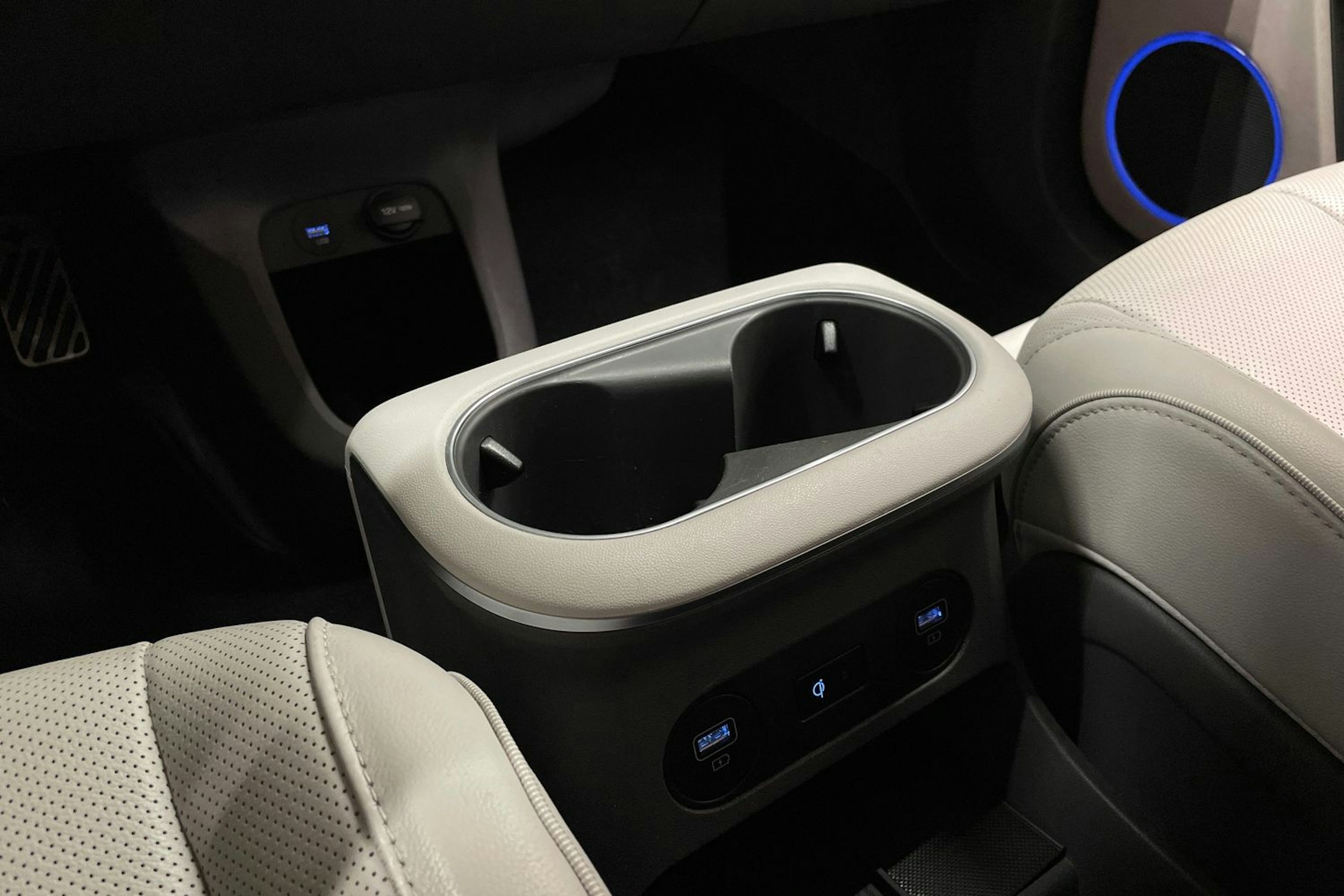 harmaa Hyundai IONIQ 5 2022 kuva 24.