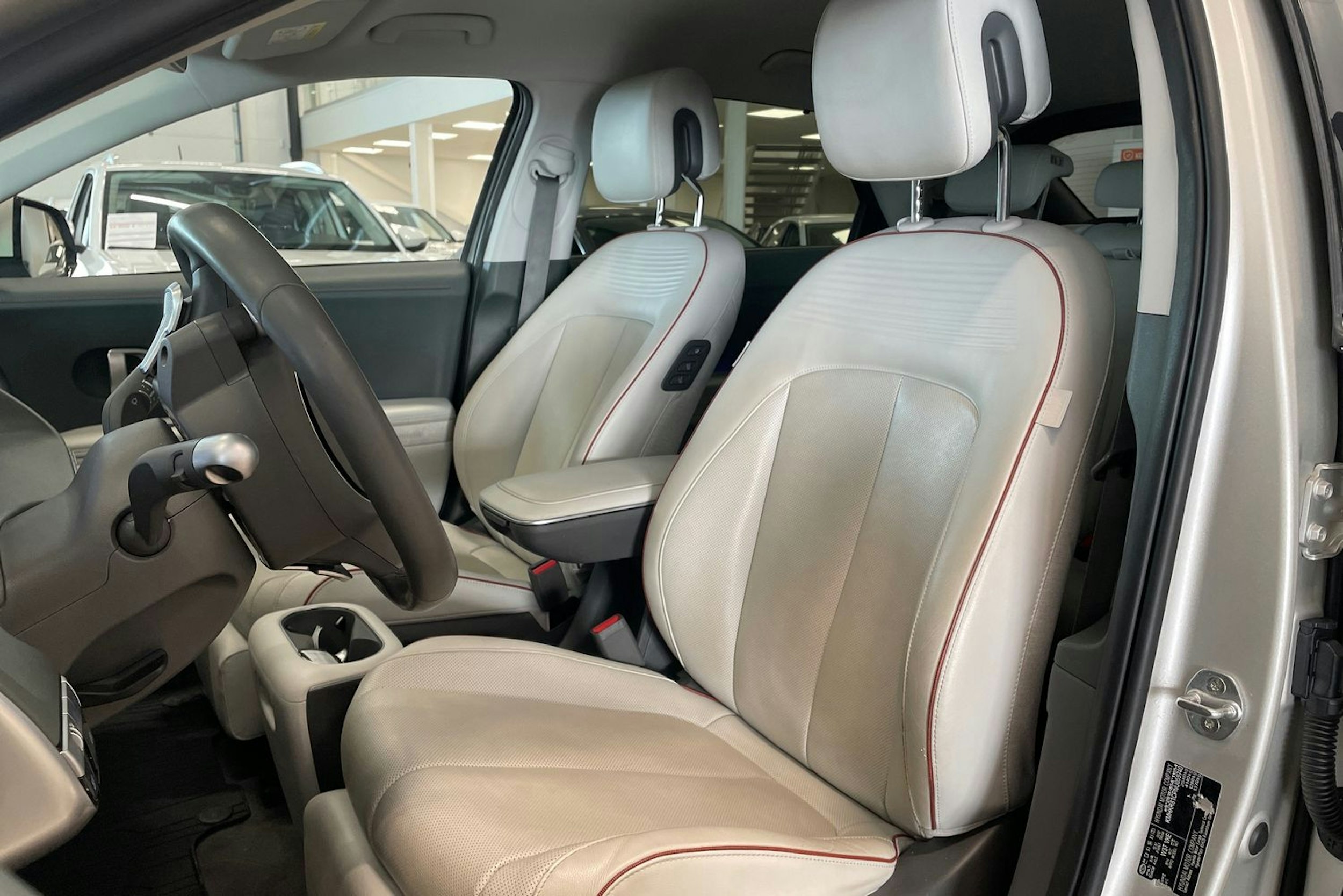 harmaa Hyundai IONIQ 5 2022 kuva 14.