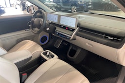 harmaa Hyundai IONIQ 5 2022 kuva 16.