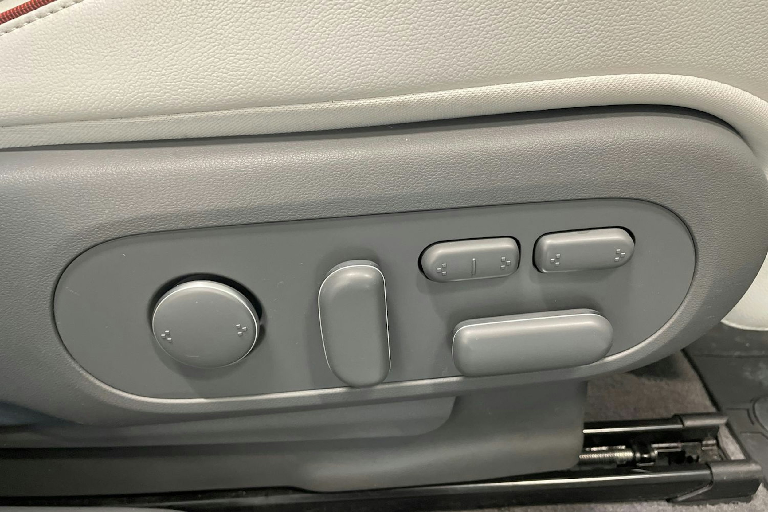 harmaa Hyundai IONIQ 5 2022 kuva 17.