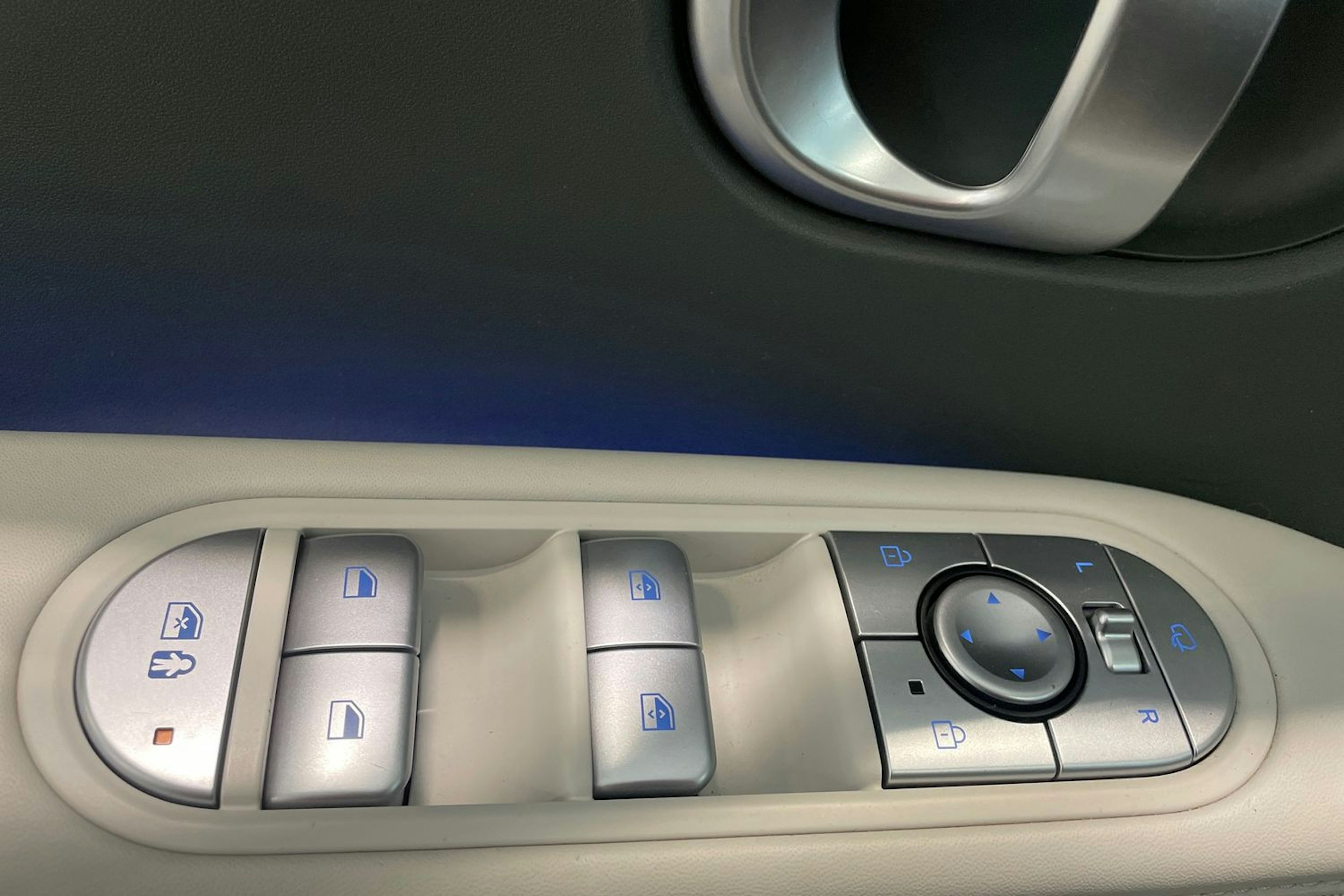 harmaa Hyundai IONIQ 5 2022 kuva 41.