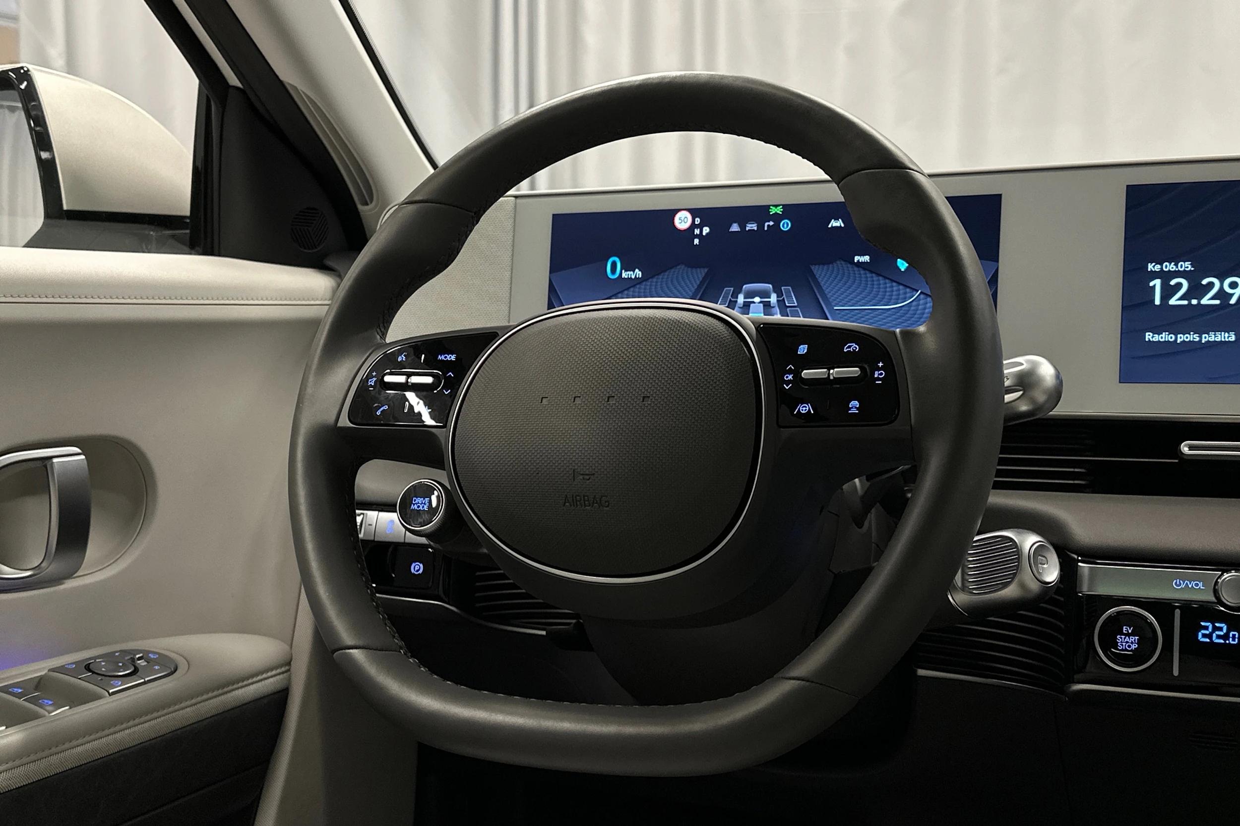 harmaa Hyundai IONIQ 5 2024 kuva 21.