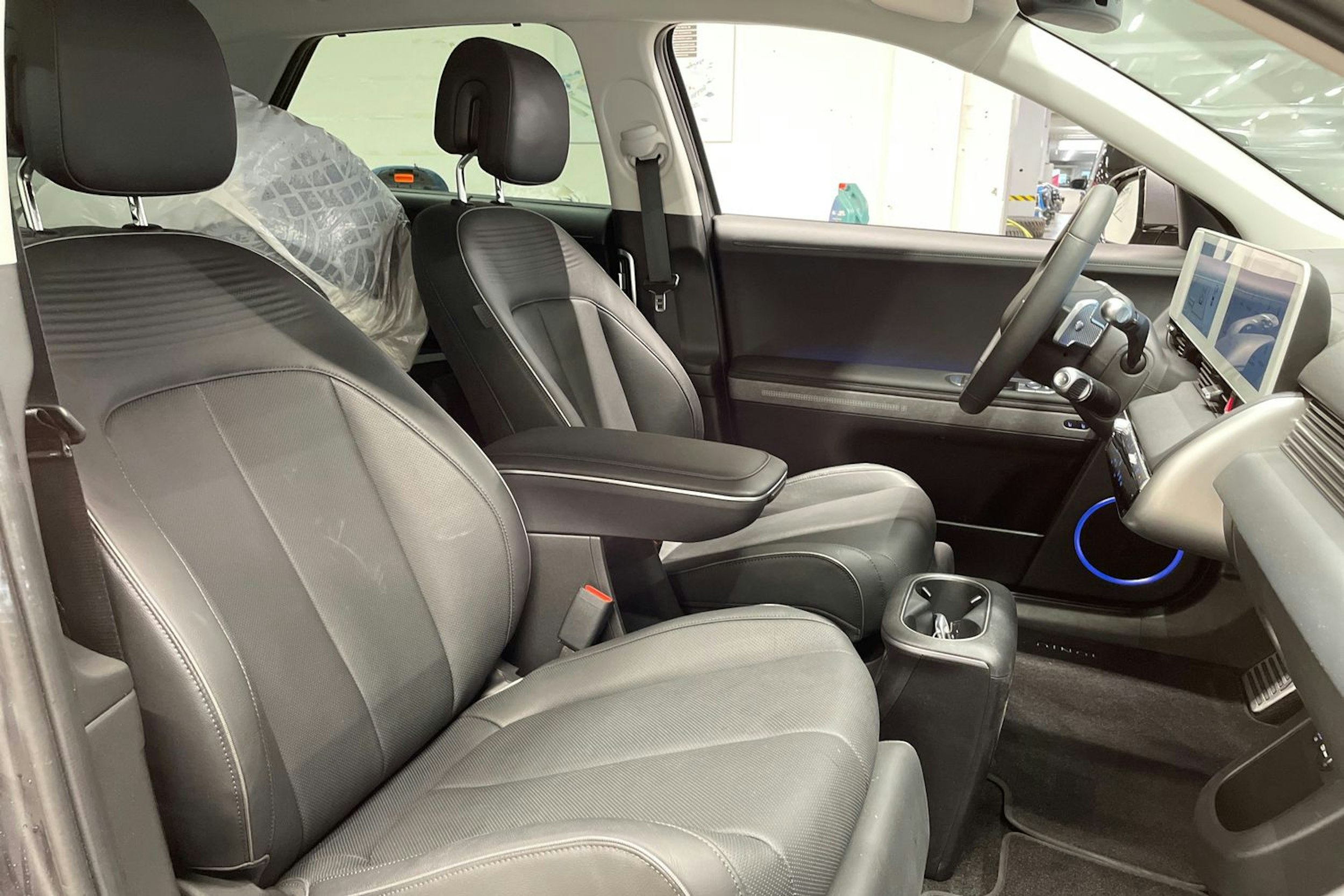 harmaa Hyundai IONIQ 5 2024 kuva 35.