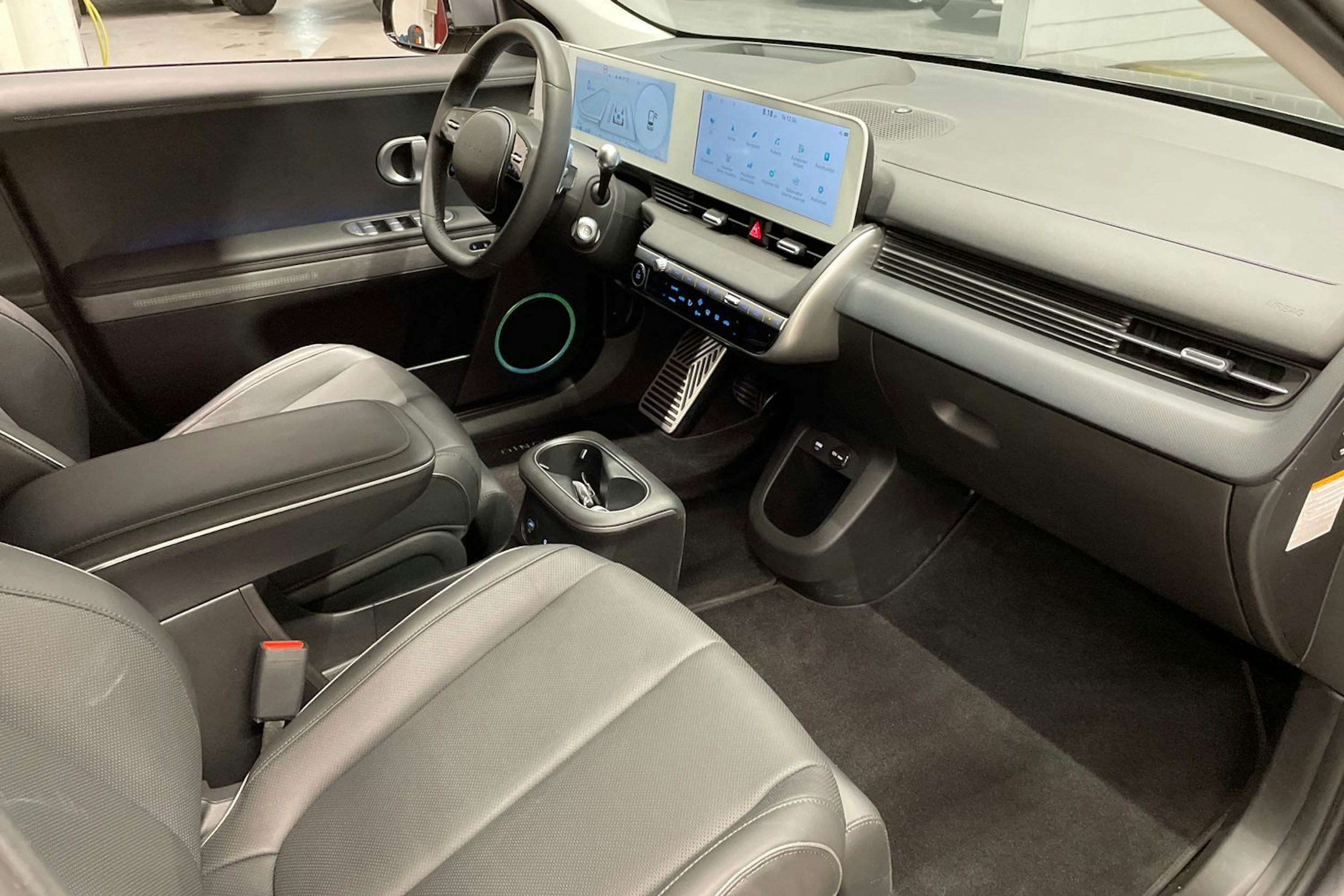 harmaa Hyundai IONIQ 5 2024 kuva 36.