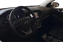 valkoinen Hyundai IONIQ electric 2017 kuva 3.