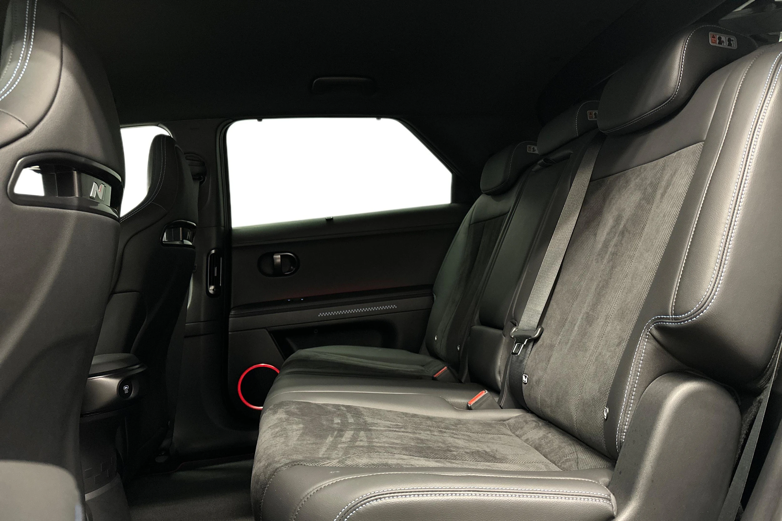 harmaa Hyundai IONIQ 5 2024 kuva 8.