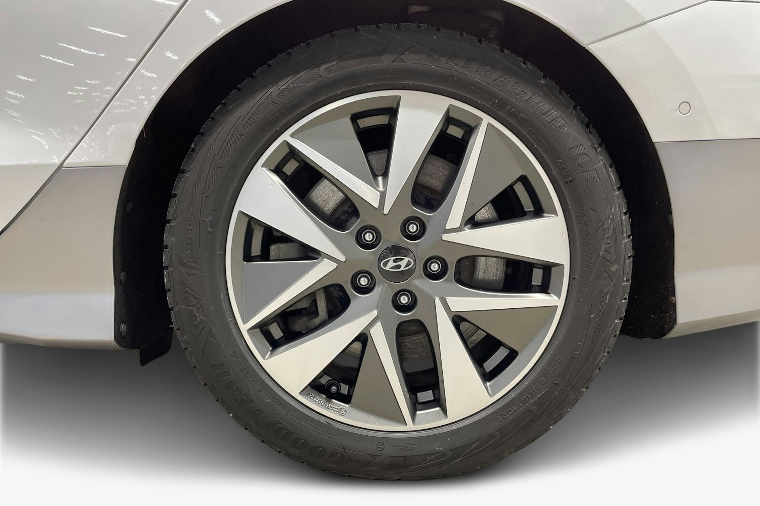 valkoinen Hyundai IONIQ 6 2023 kuva 11.