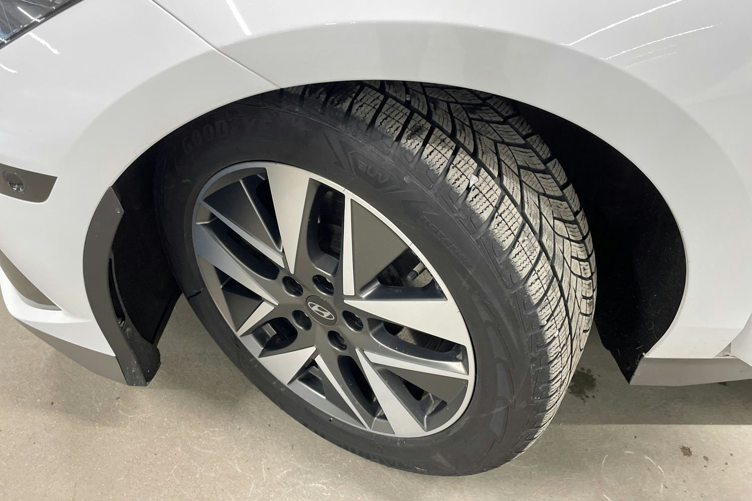 valkoinen Hyundai IONIQ 6 2023 kuva 13.