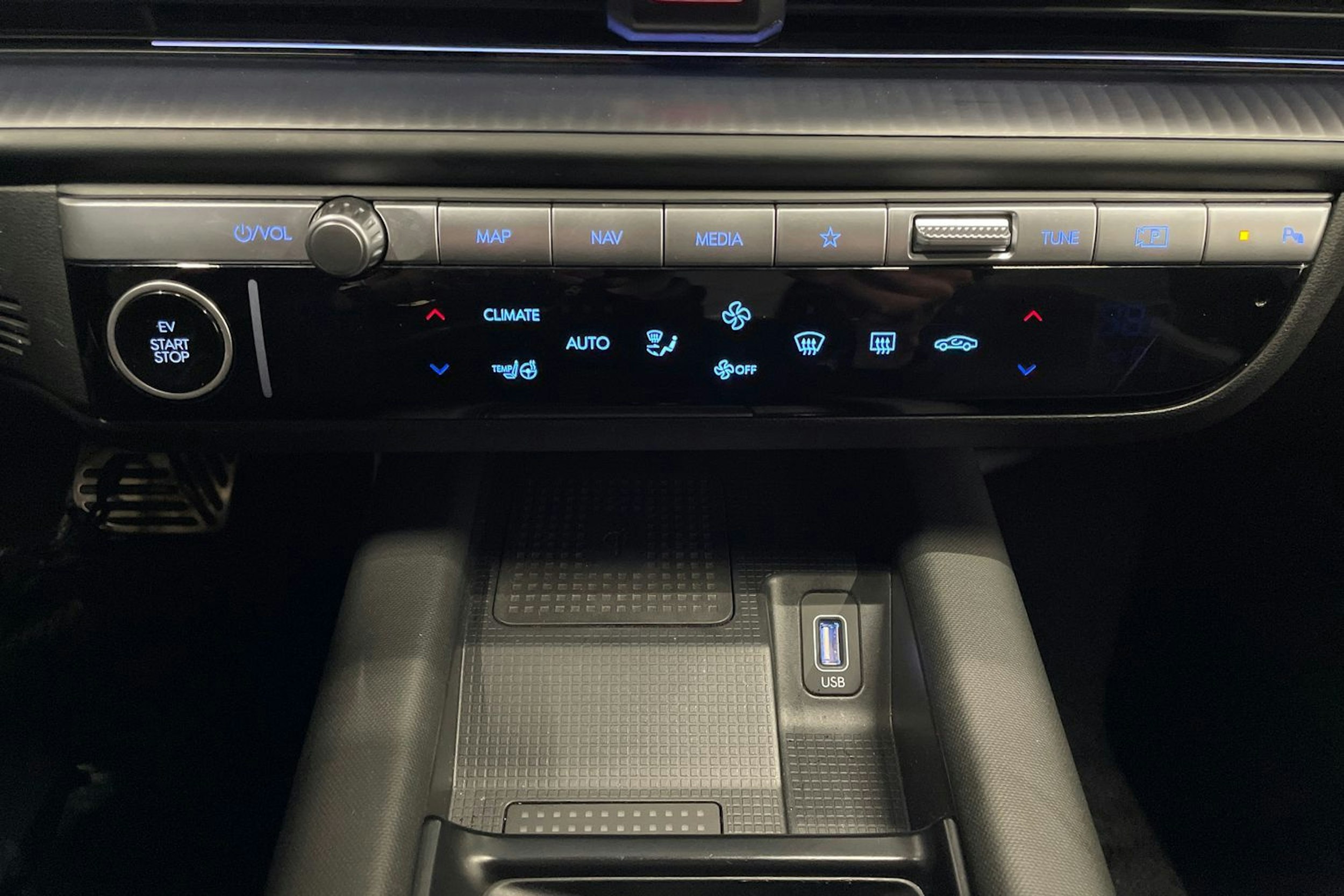 valkoinen Hyundai IONIQ 6 2023 kuva 24.