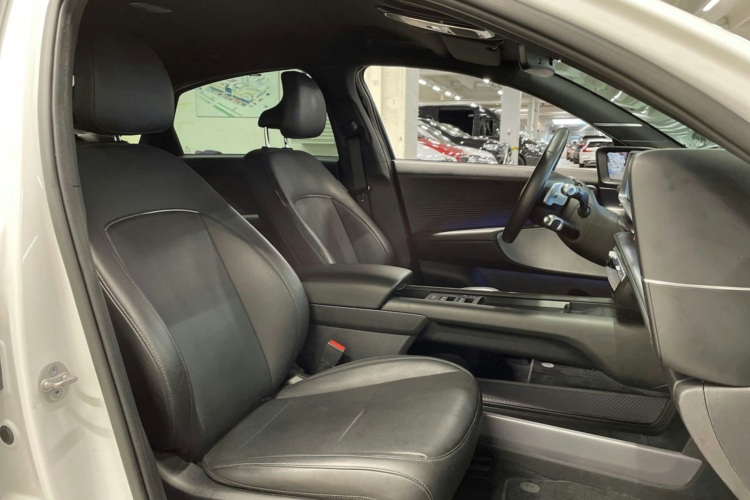 valkoinen Hyundai IONIQ 6 2023 kuva 34.