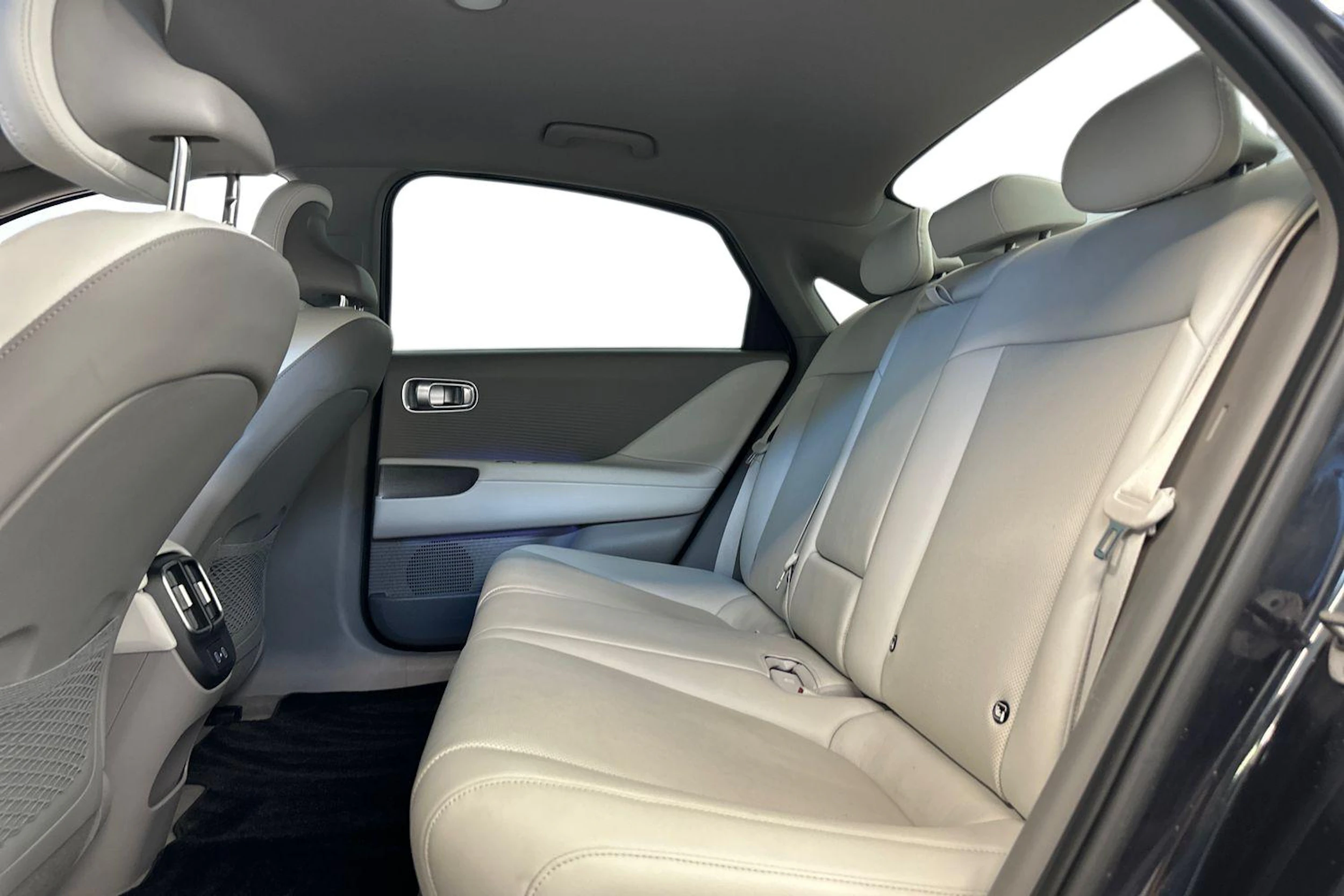 sininen Hyundai IONIQ 6 2023 kuva 8.