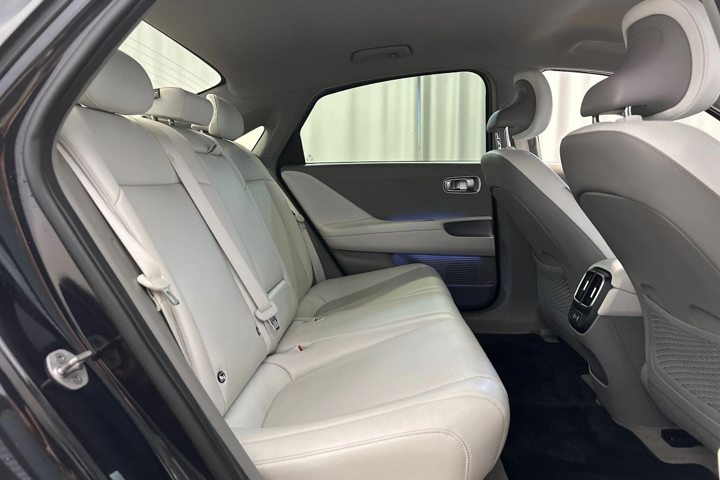 sininen Hyundai IONIQ 6 2023 kuva 10.