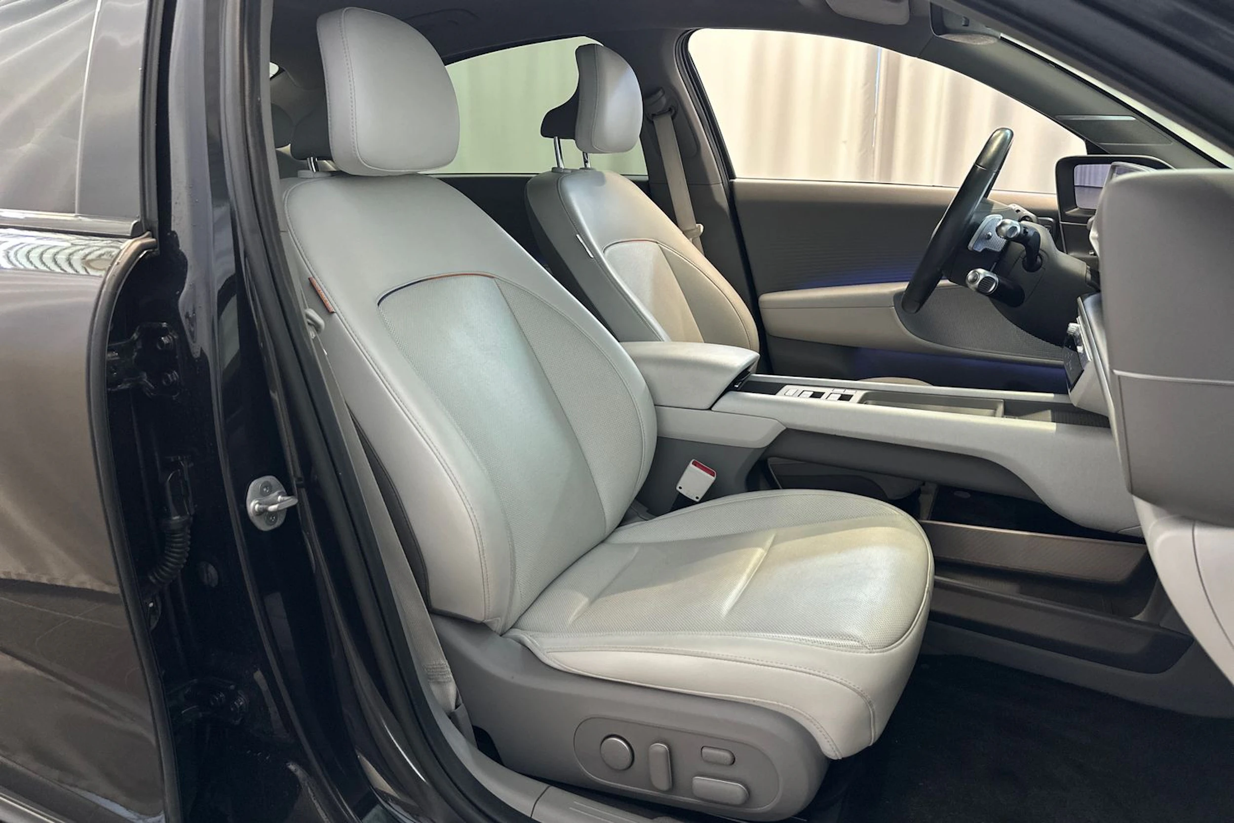 sininen Hyundai IONIQ 6 2023 kuva 11.