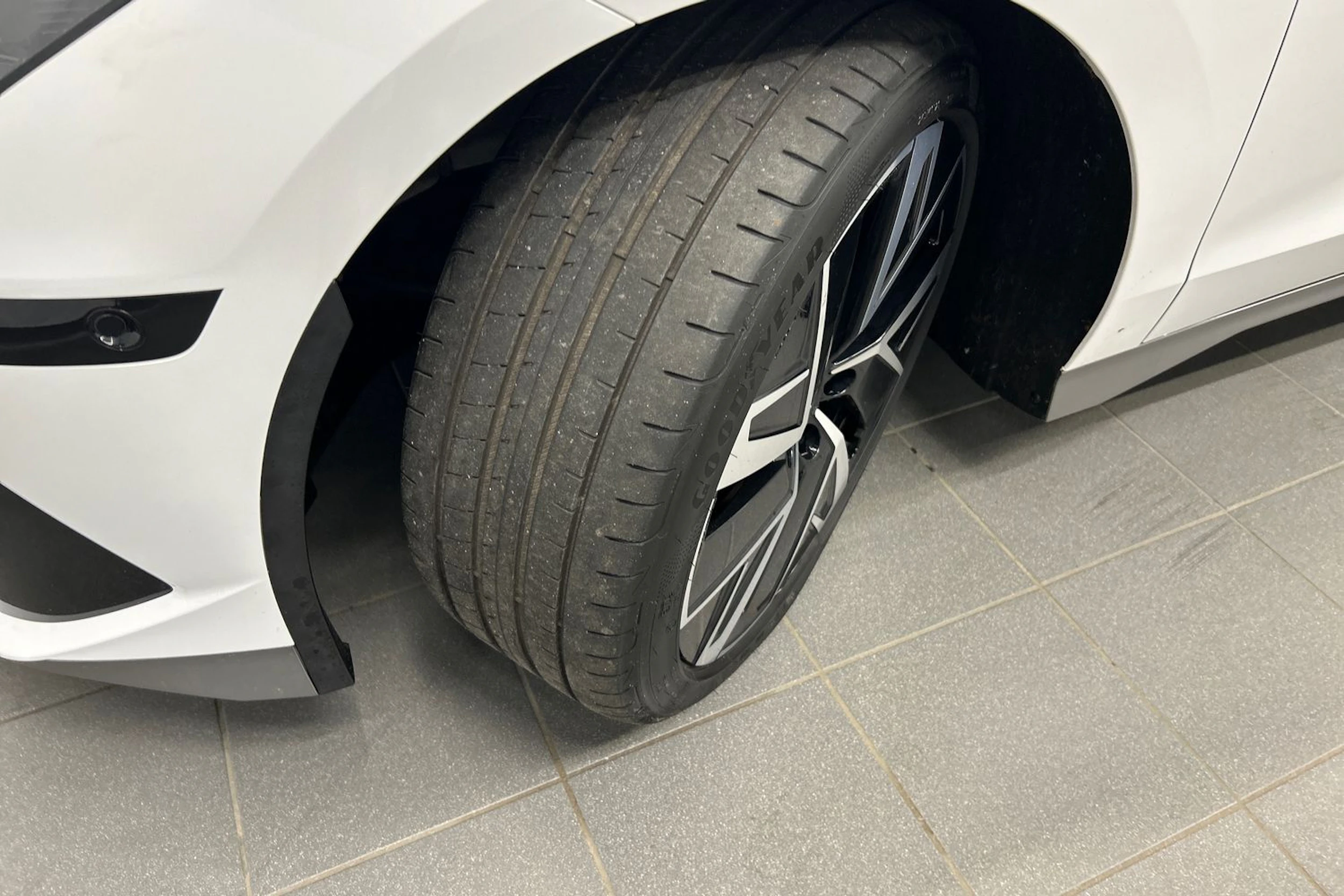 valkoinen Hyundai IONIQ 6 2023 kuva 10.