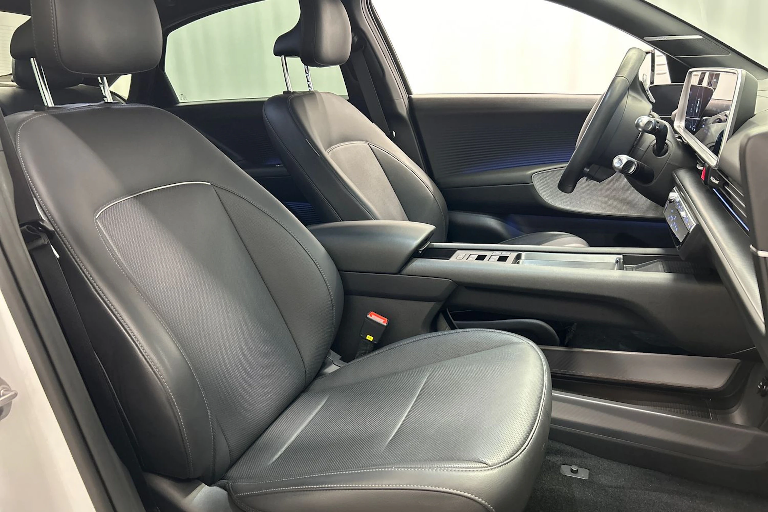 valkoinen Hyundai IONIQ 6 2023 kuva 11.