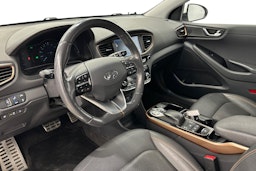 valkoinen Hyundai IONIQ electric 2018 kuva 7.