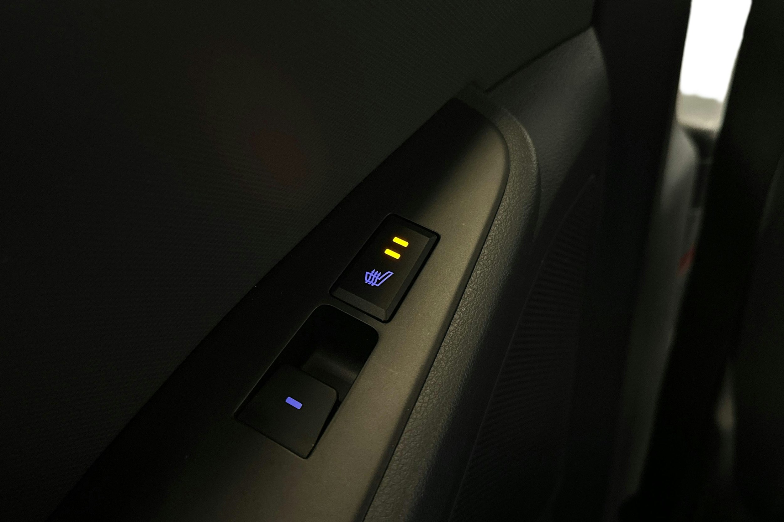 valkoinen Hyundai IONIQ electric 2018 kuva 10.