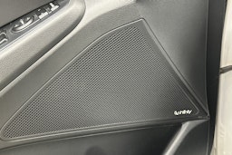 valkoinen Hyundai IONIQ electric 2018 kuva 18.