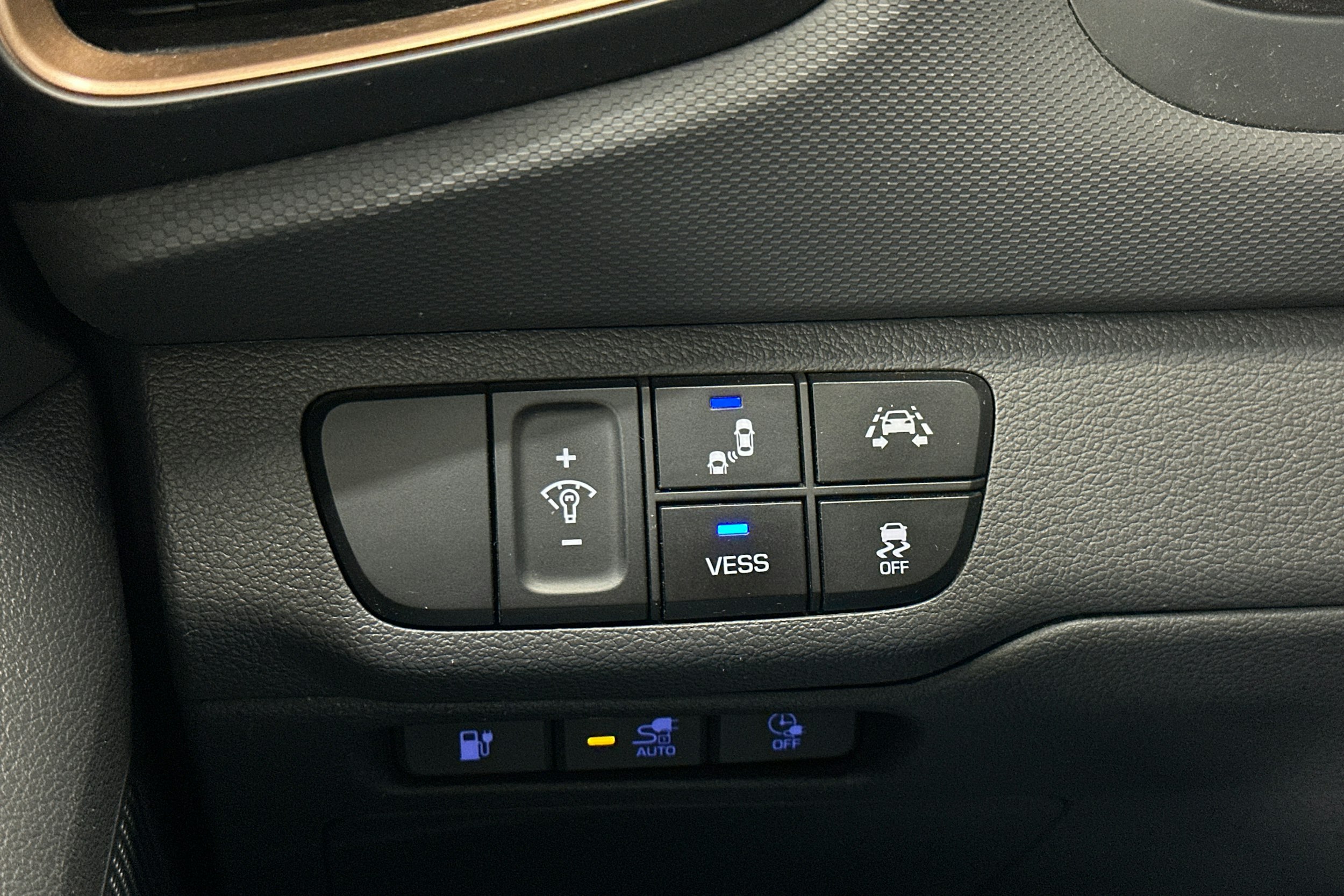 valkoinen Hyundai IONIQ electric 2018 kuva 20.