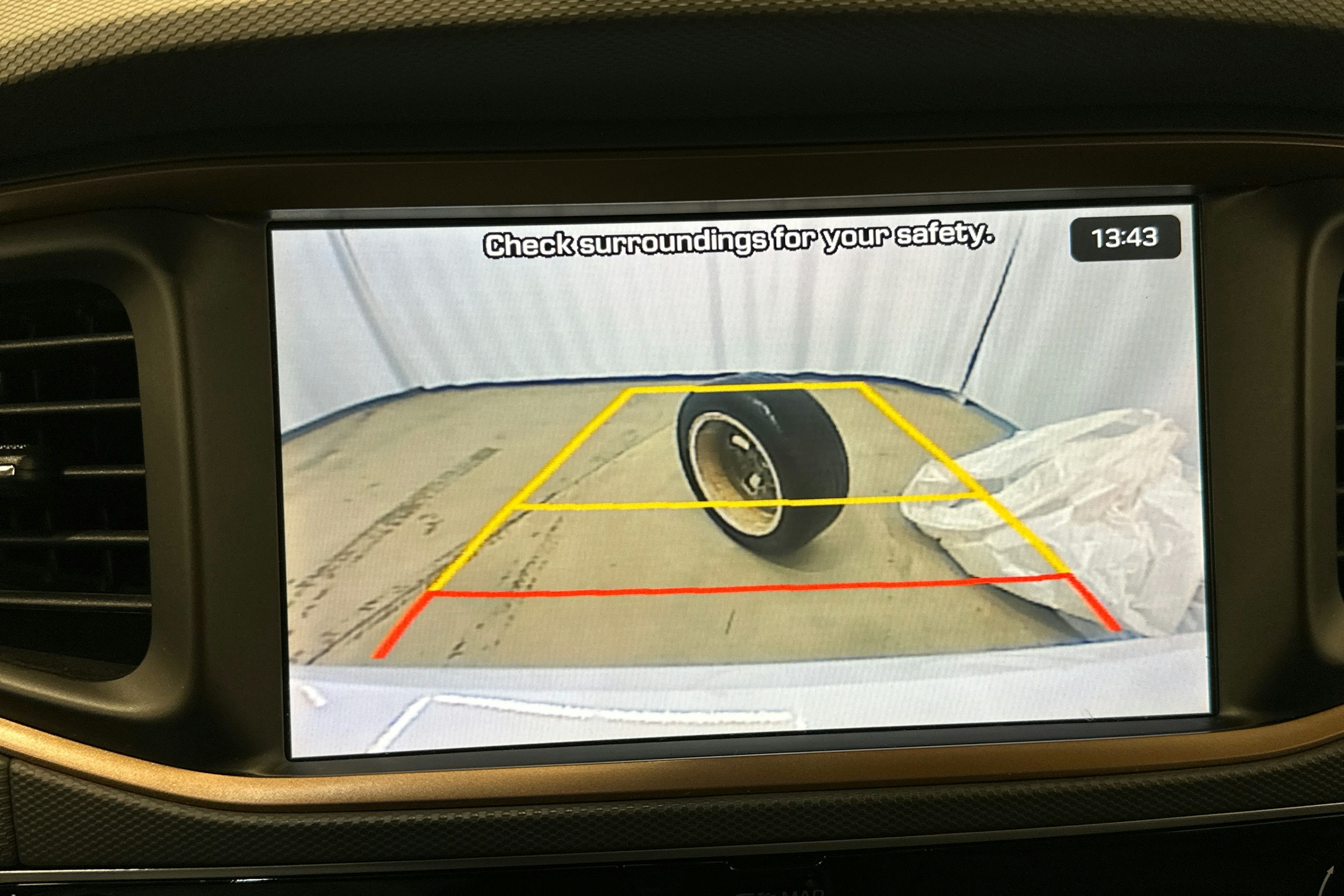 valkoinen Hyundai IONIQ electric 2018 kuva 24.