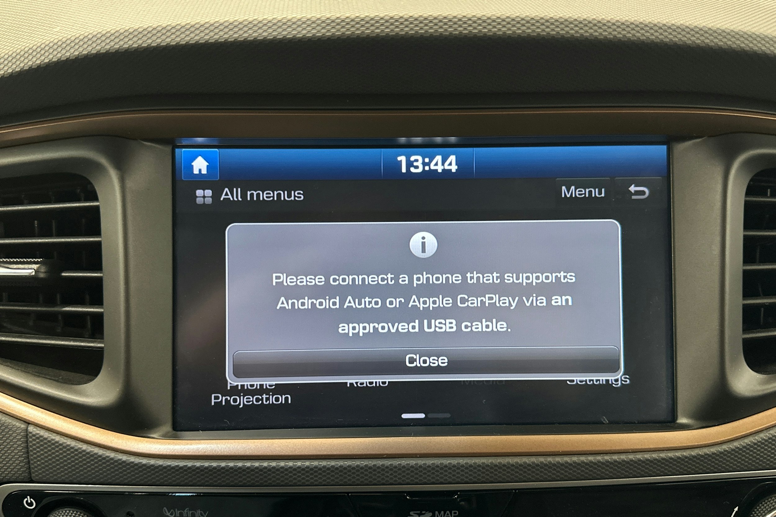 valkoinen Hyundai IONIQ electric 2018 kuva 26.