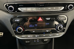 valkoinen Hyundai IONIQ electric 2018 kuva 28.