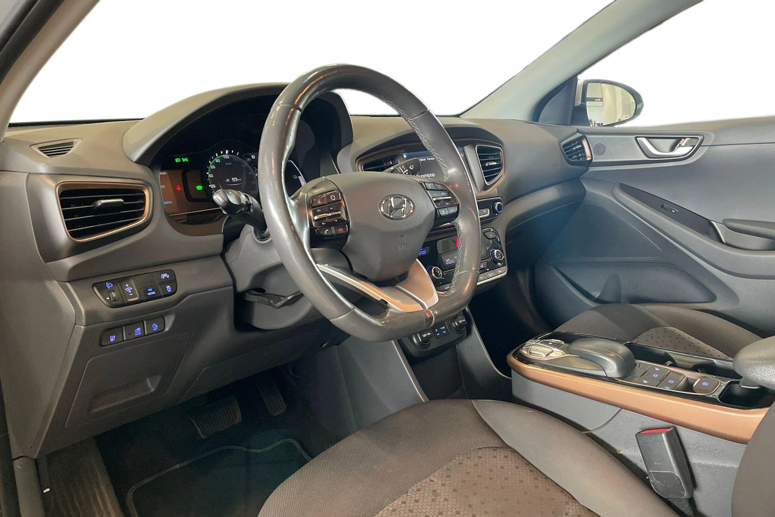 harmaa Hyundai IONIQ electric 2019 kuva 8.