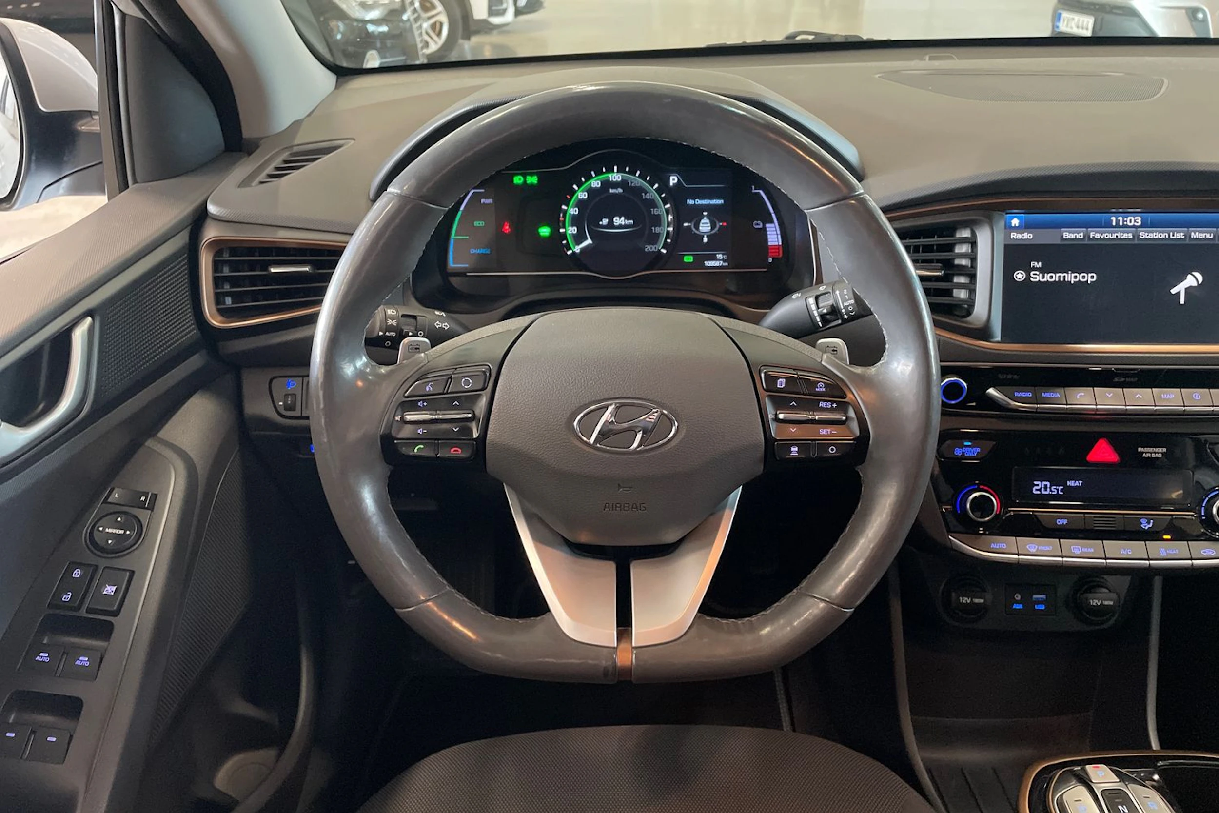 harmaa Hyundai IONIQ electric 2019 kuva 16.