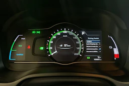 harmaa Hyundai IONIQ electric 2019 kuva 17.