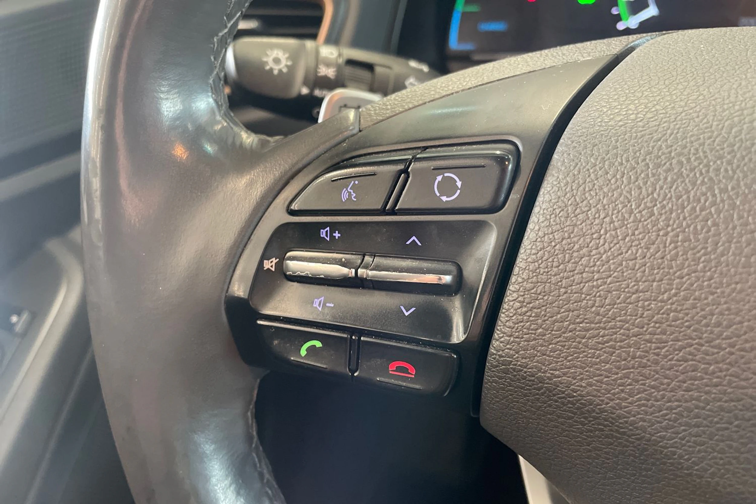 harmaa Hyundai IONIQ electric 2019 kuva 19.