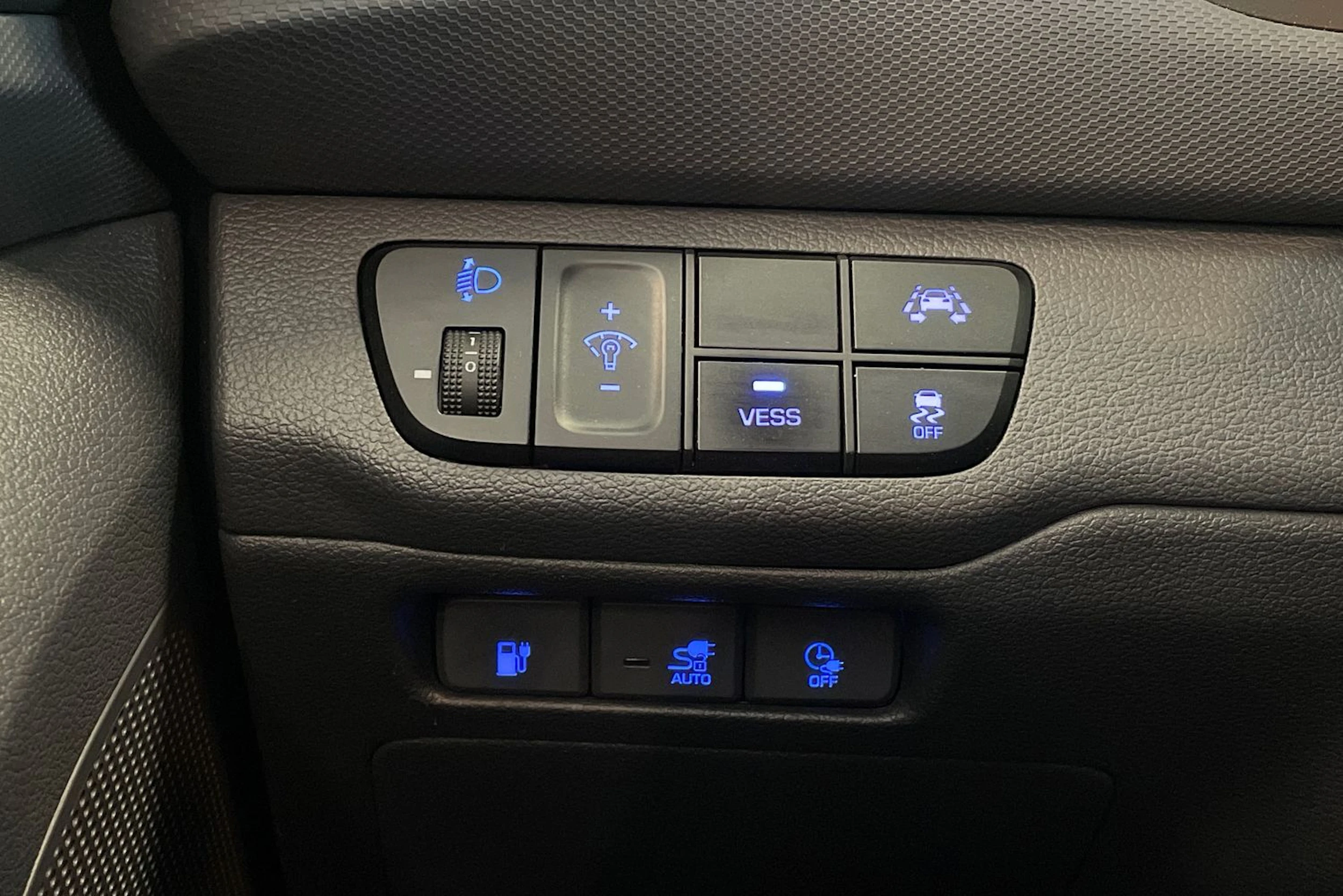 harmaa Hyundai IONIQ electric 2019 kuva 20.