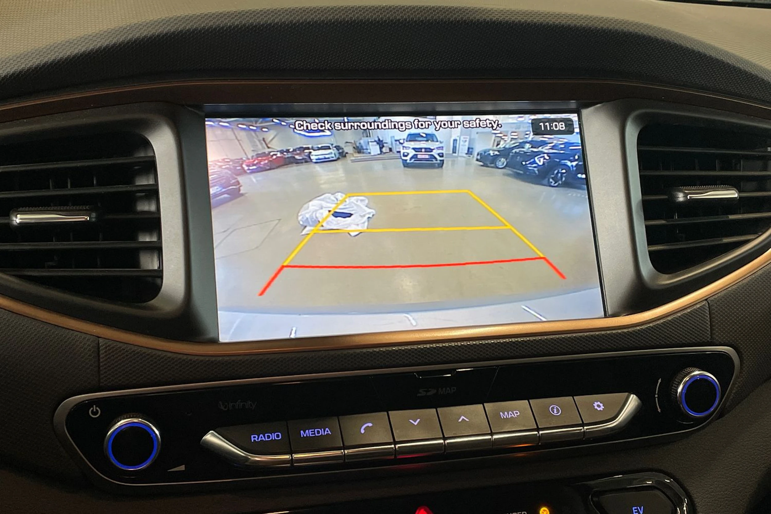 harmaa Hyundai IONIQ electric 2019 kuva 25.