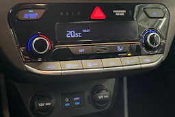 harmaa Hyundai IONIQ electric 2019 kuva 26.