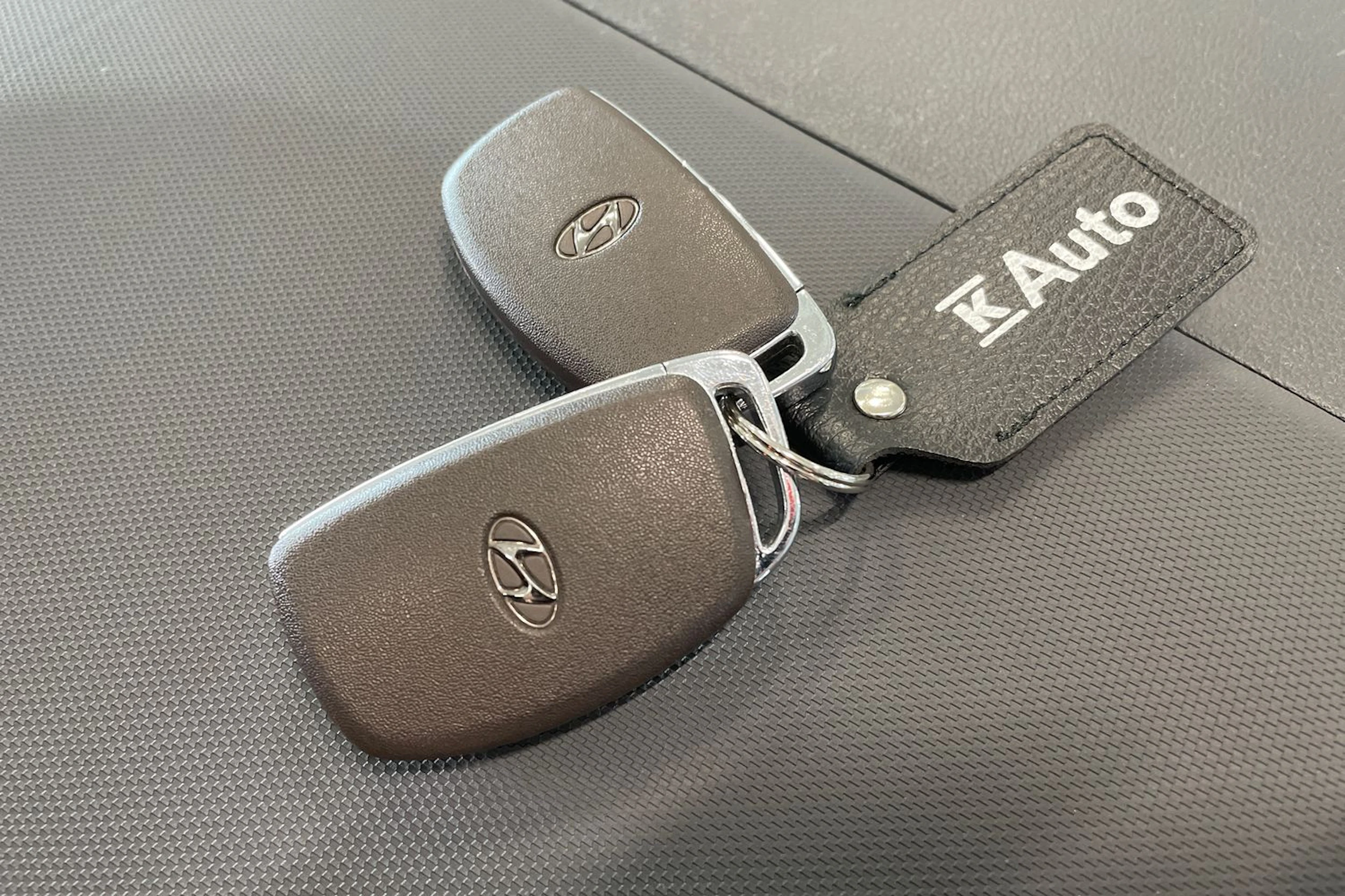 harmaa Hyundai IONIQ electric 2019 kuva 30.