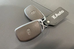 harmaa Hyundai IONIQ electric 2019 kuva 30.