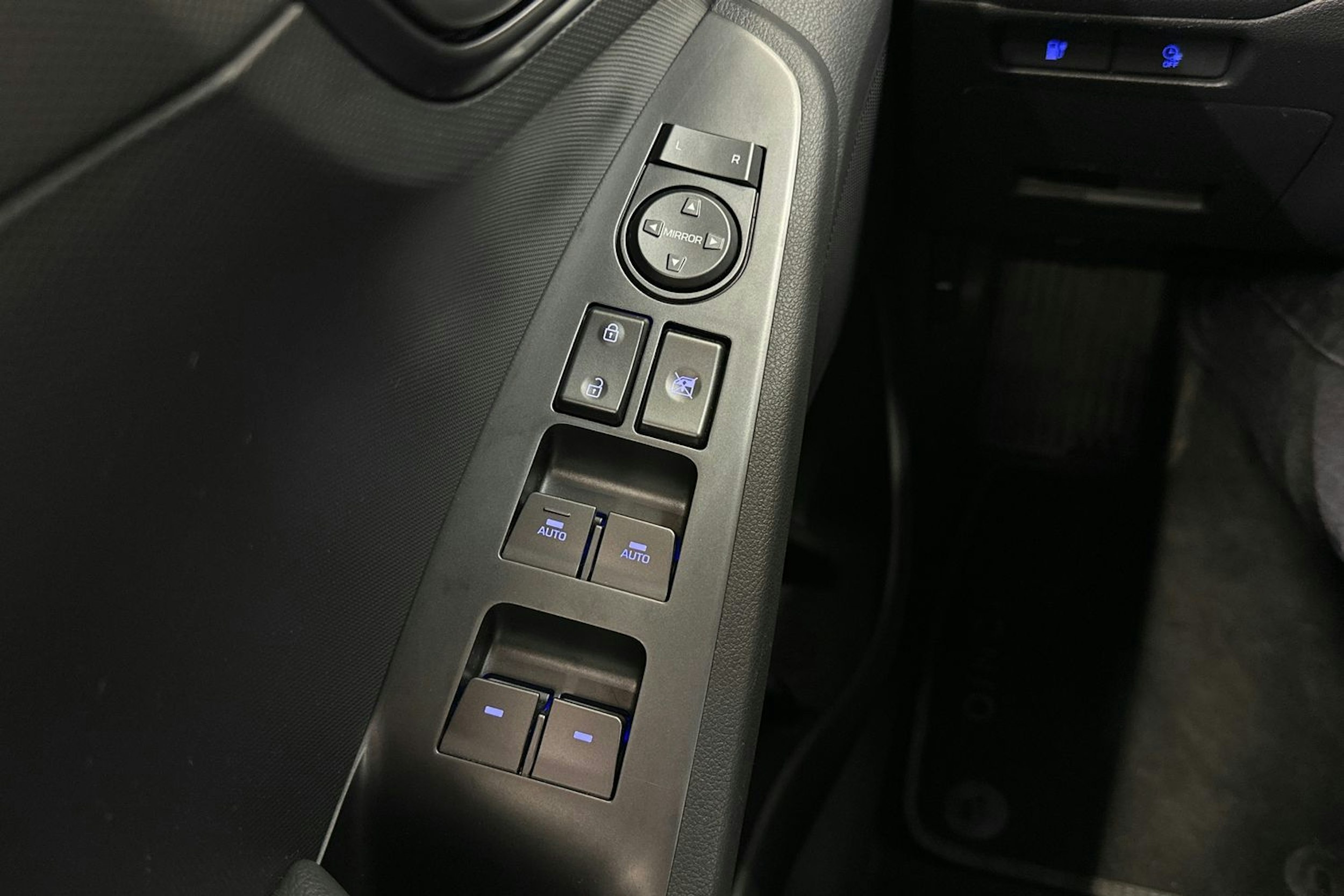 valkoinen Hyundai IONIQ electric 2020 kuva 27.