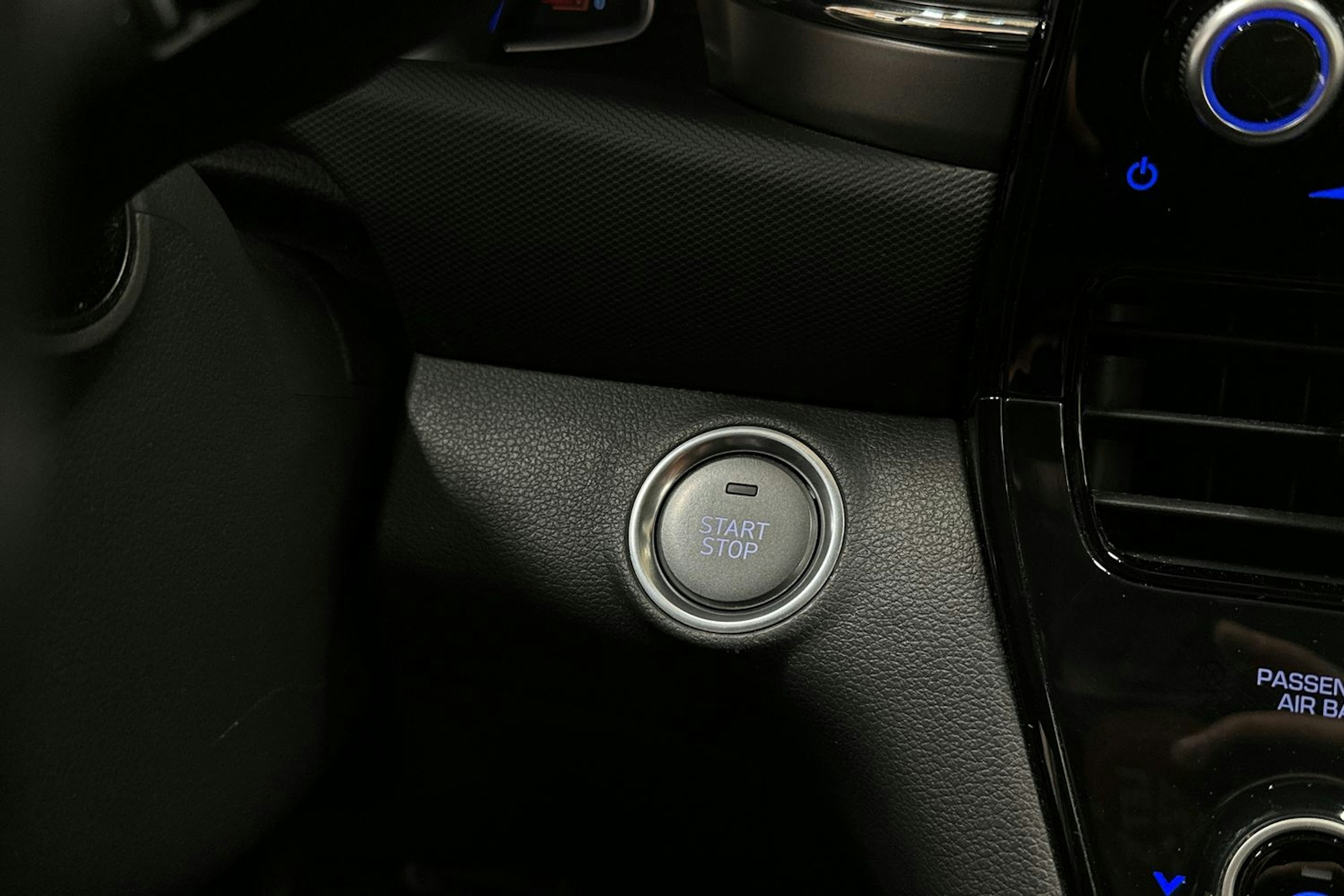 valkoinen Hyundai IONIQ electric 2020 kuva 28.