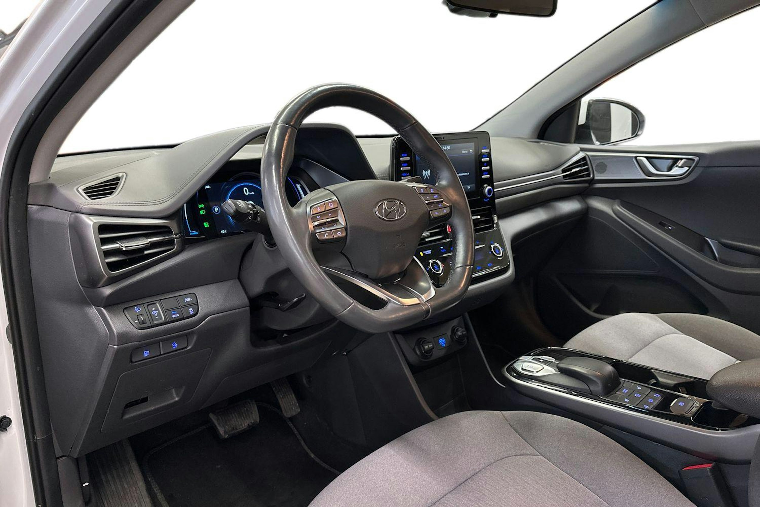 valkoinen Hyundai IONIQ electric 2020 kuva 7.