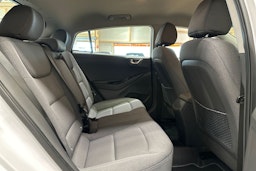 valkoinen Hyundai IONIQ electric 2020 kuva 15.