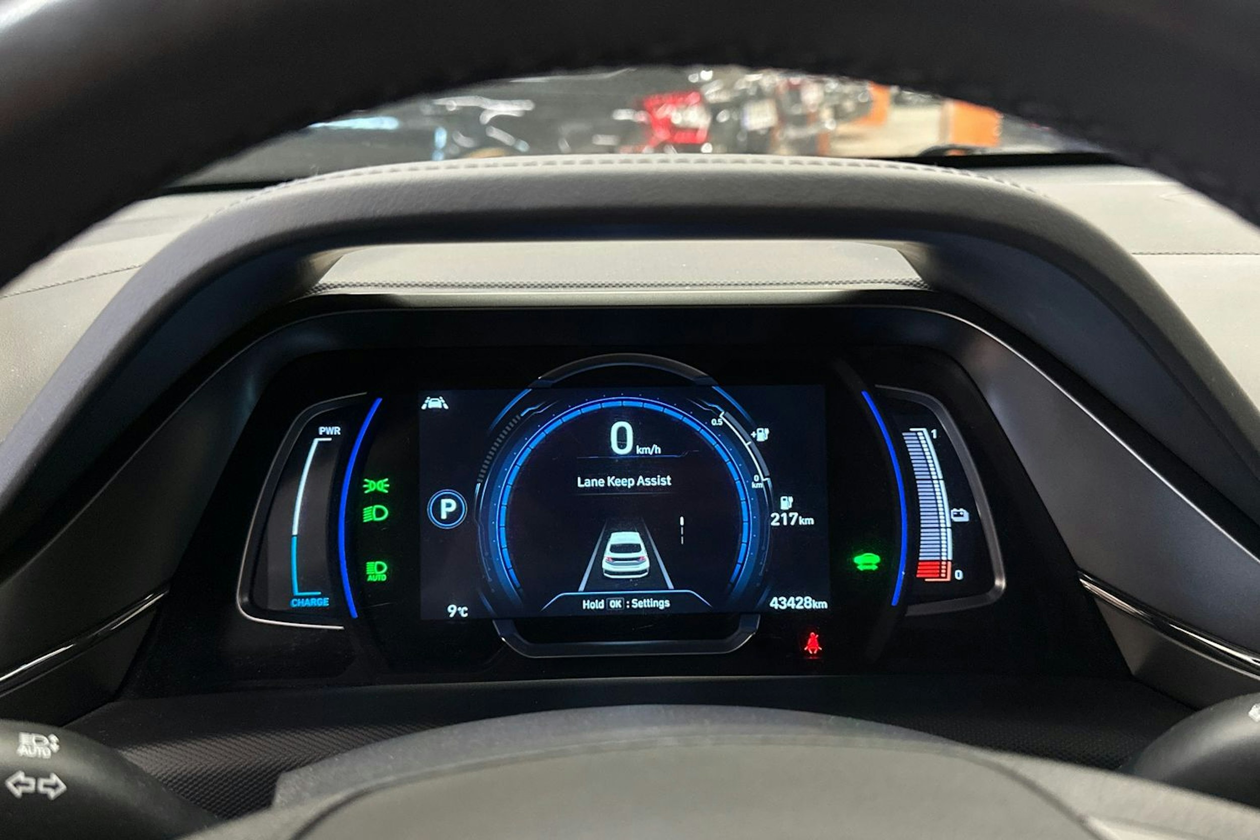 valkoinen Hyundai IONIQ electric 2020 kuva 23.