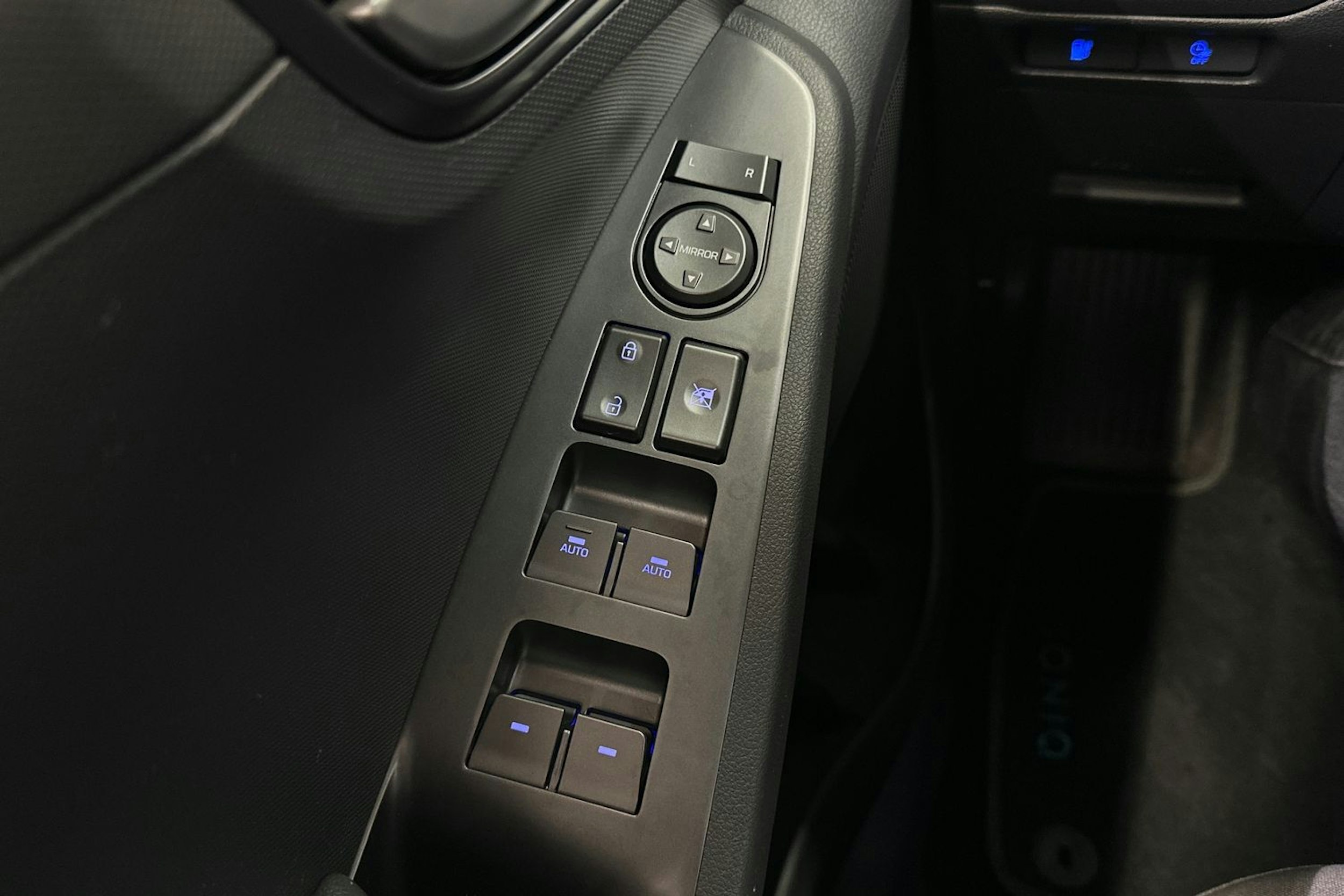 valkoinen Hyundai IONIQ electric 2020 kuva 27.