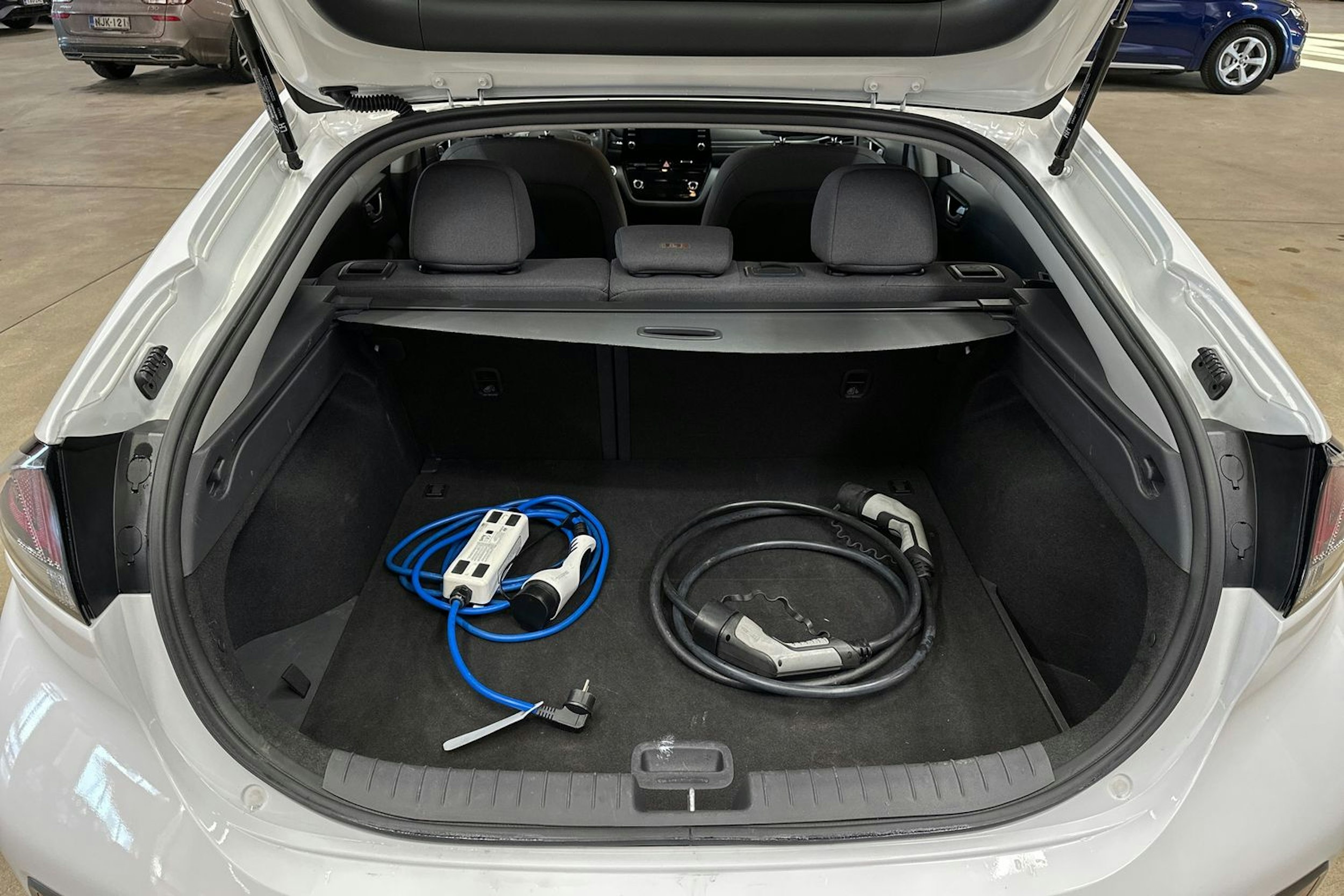 valkoinen Hyundai IONIQ electric 2020 kuva 30.