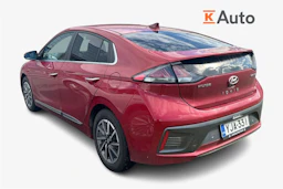 punainen Hyundai IONIQ electric 2022 kuva 2.